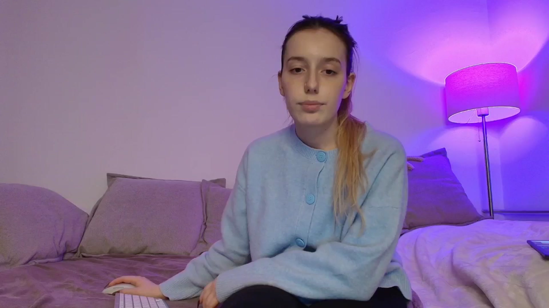 Gallery image thumbnail from Elenaxkiss's myfreecams stream on, 12/03/2025, 20:48 image 20 of 20
