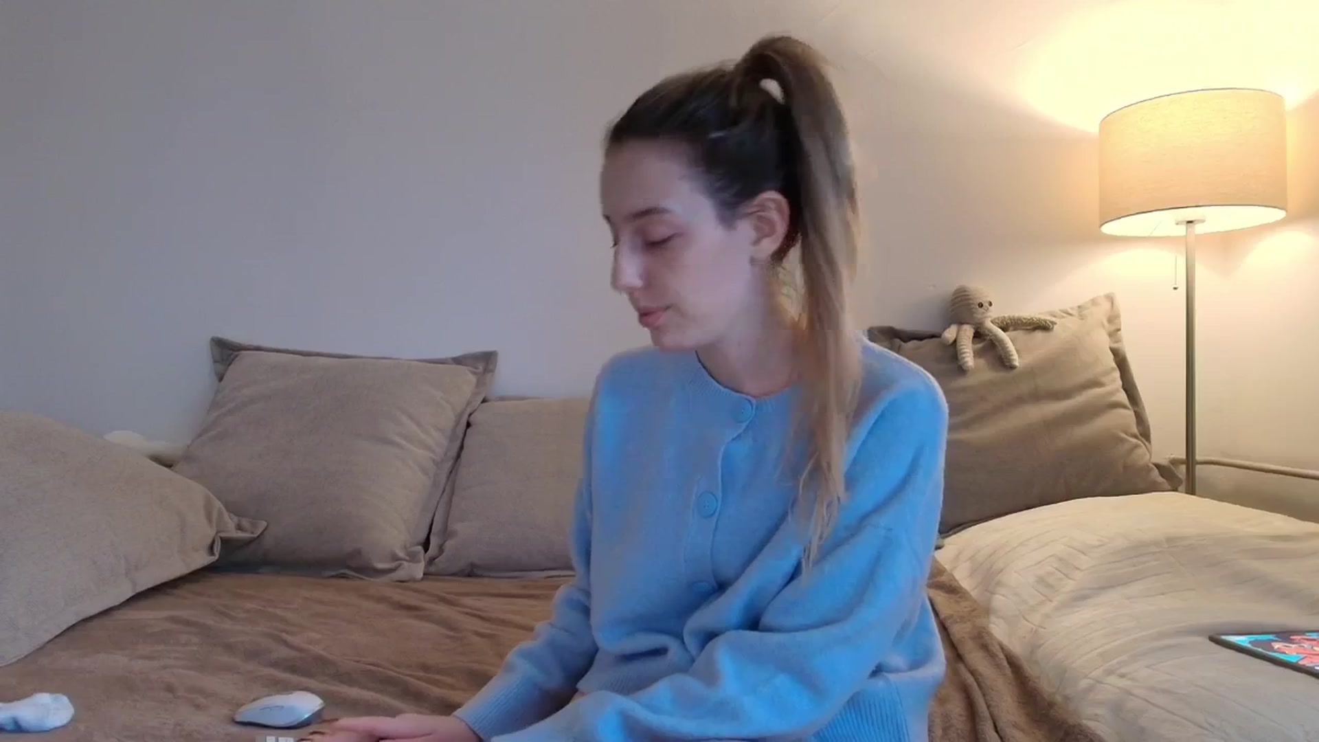Gallery image thumbnail from Elenaxkiss's myfreecams stream on, 12/04/2025, 09:42 image 13 of 20