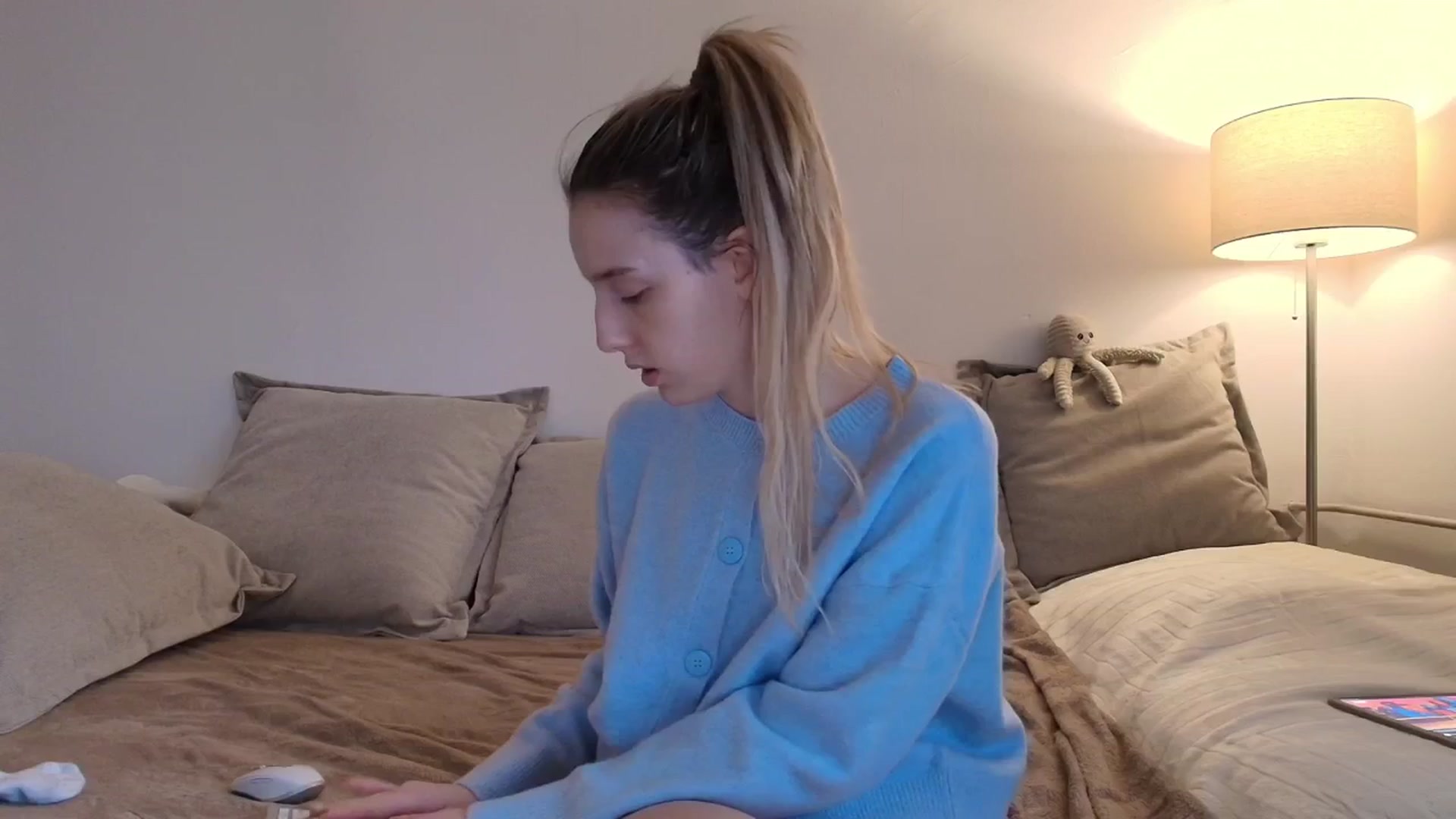 Gallery image thumbnail from Elenaxkiss's myfreecams stream on, 12/04/2025, 09:42 image 7 of 20
