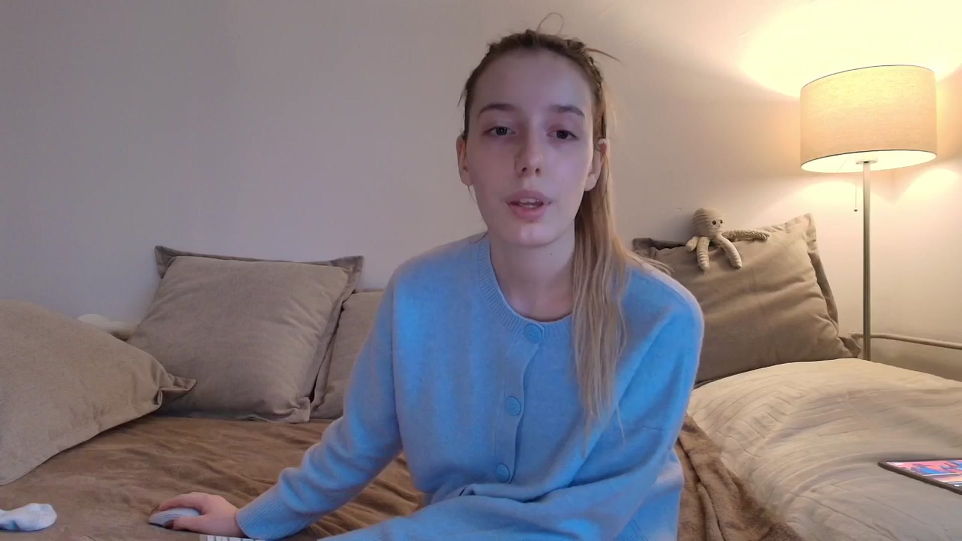 Gallery image thumbnail from Elenaxkiss's myfreecams stream on, 12/04/2025, 09:42 image 8 of 20