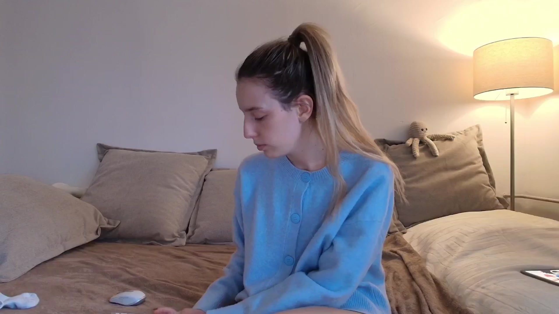 Gallery image thumbnail from Elenaxkiss's myfreecams stream on, 12/04/2025, 09:42 image 18 of 20