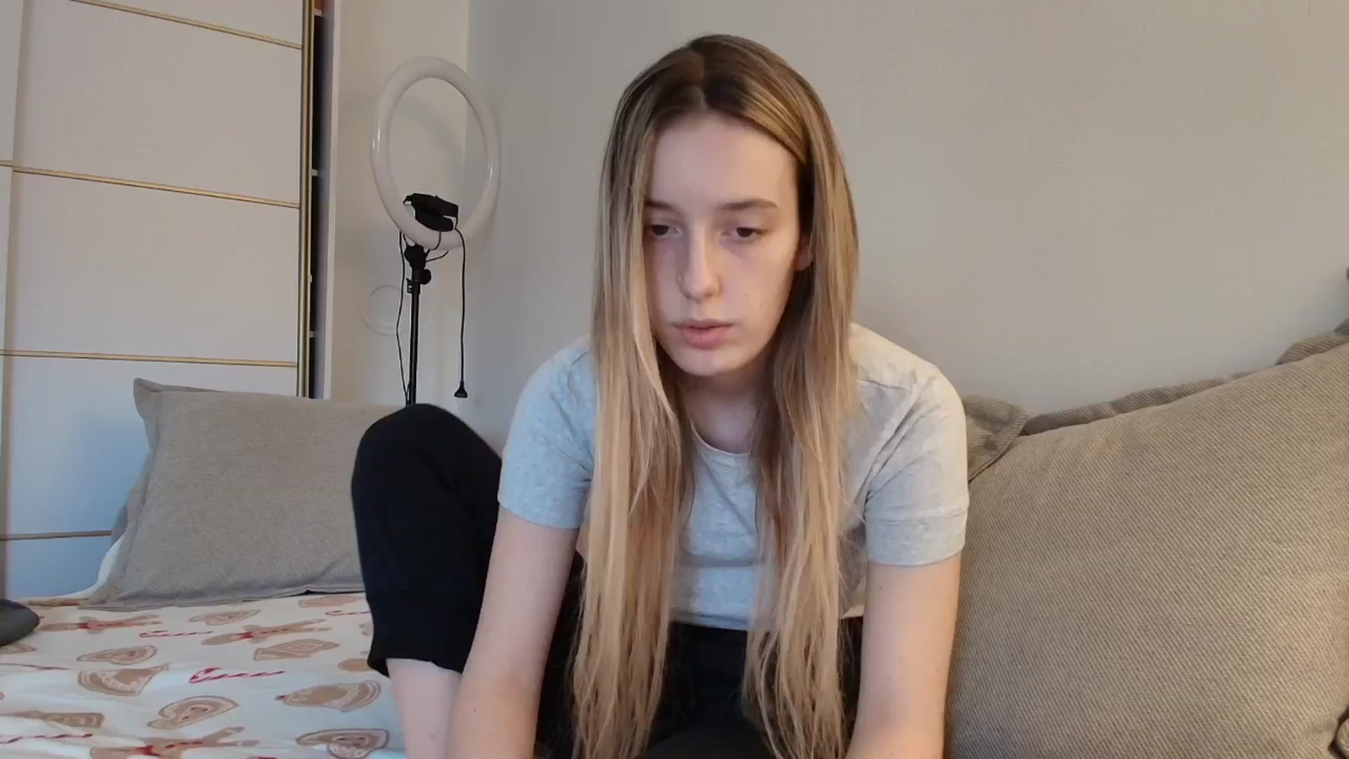 Gallery image thumbnail from Elenaxkiss's myfreecams stream on, 12/08/2025, 09:20 image 14 of 20