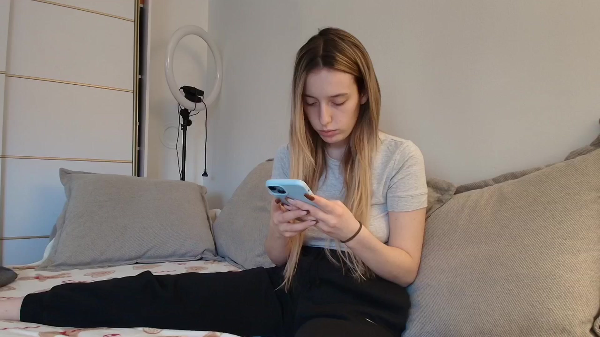 Gallery image thumbnail from Elenaxkiss's myfreecams stream on, 12/08/2025, 09:20 image 13 of 20