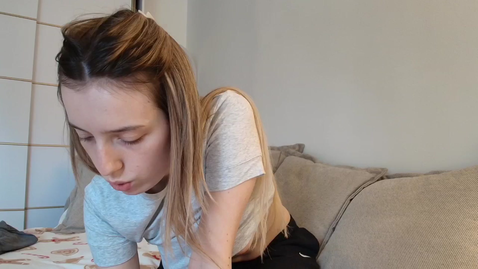 Gallery image thumbnail from Elenaxkiss's myfreecams stream on, 12/08/2025, 11:35 image 11 of 20