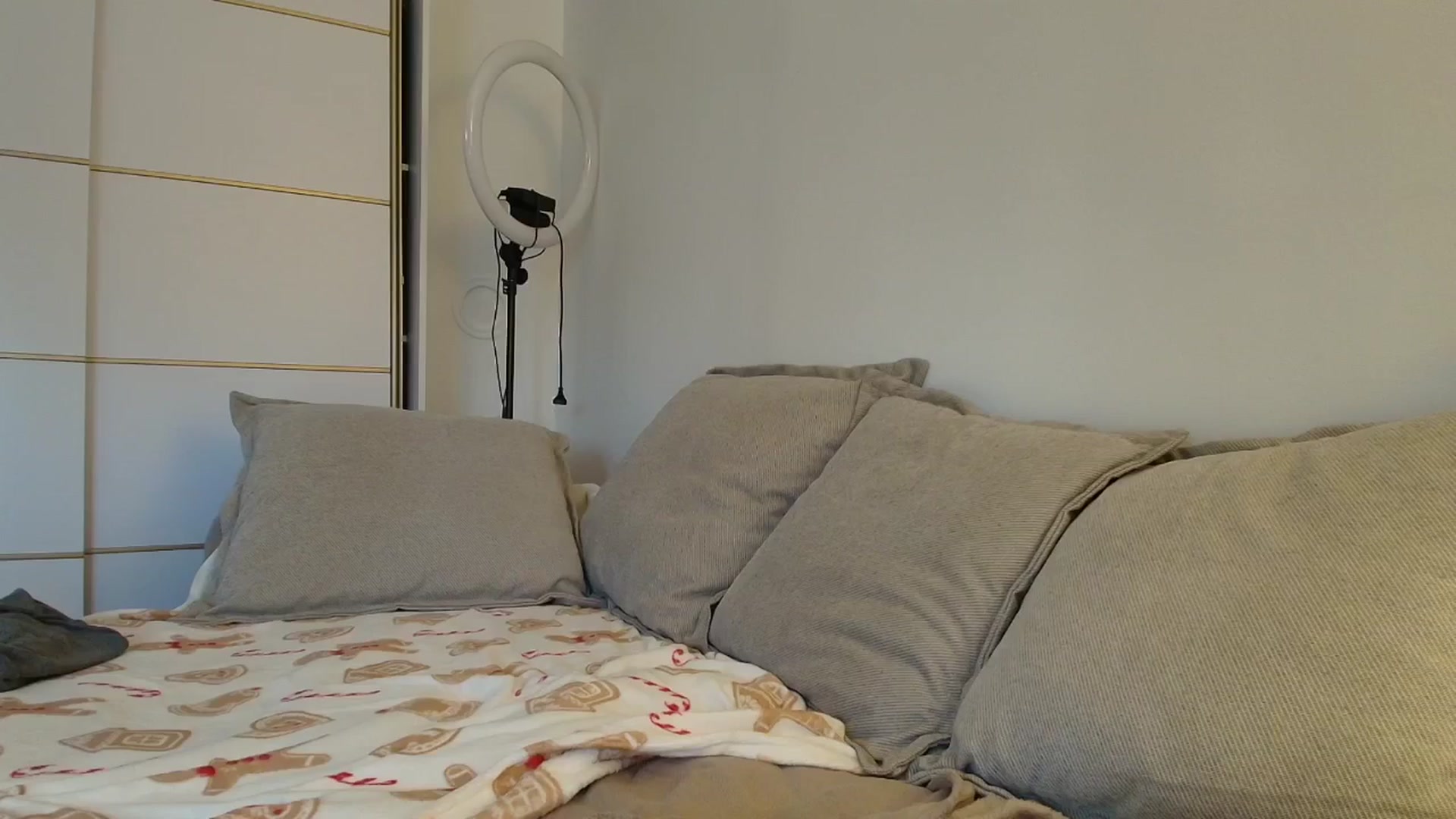 Gallery image thumbnail from Elenaxkiss's myfreecams stream on, 12/08/2025, 11:35 image 9 of 20