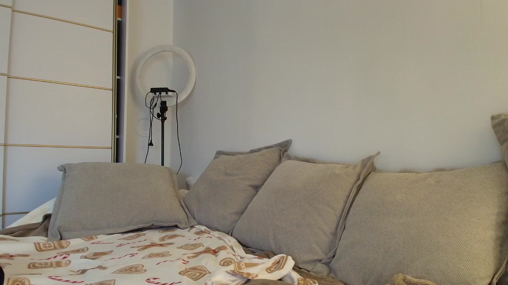 Gallery image thumbnail from Elenaxkiss's myfreecams stream on, 12/09/2025, 11:15 image 14 of 20