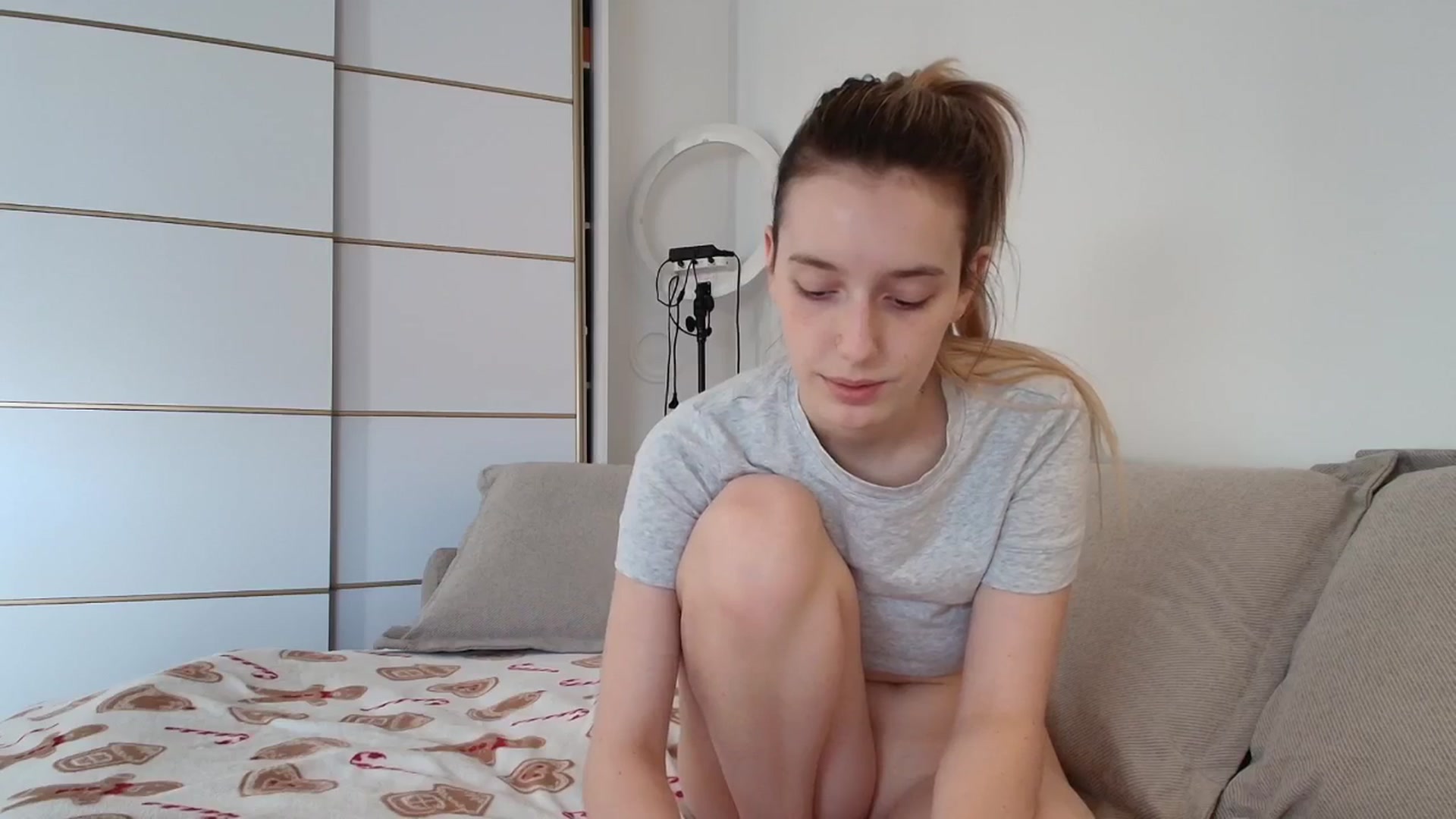 Gallery image thumbnail from Elenaxkiss's myfreecams stream on, 12/10/2025, 09:52 image 15 of 20