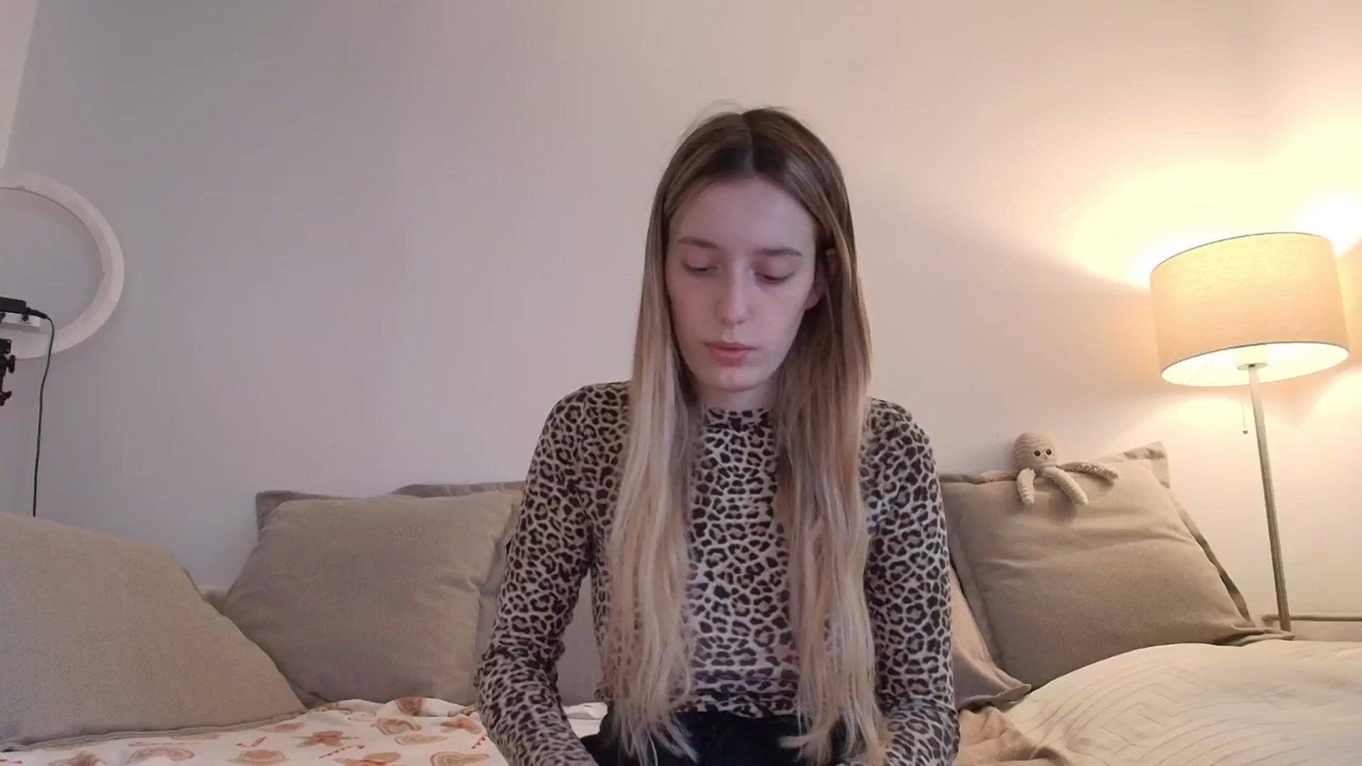 Gallery image thumbnail from Elenaxkiss's myfreecams stream on, 12/11/2025, 11:44 image 1 of 20