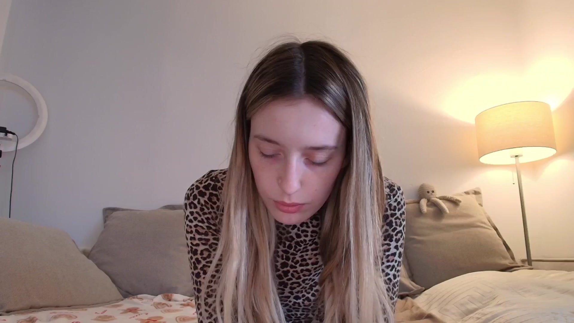 Gallery image thumbnail from Elenaxkiss's myfreecams stream on, 12/11/2025, 11:44 image 3 of 20