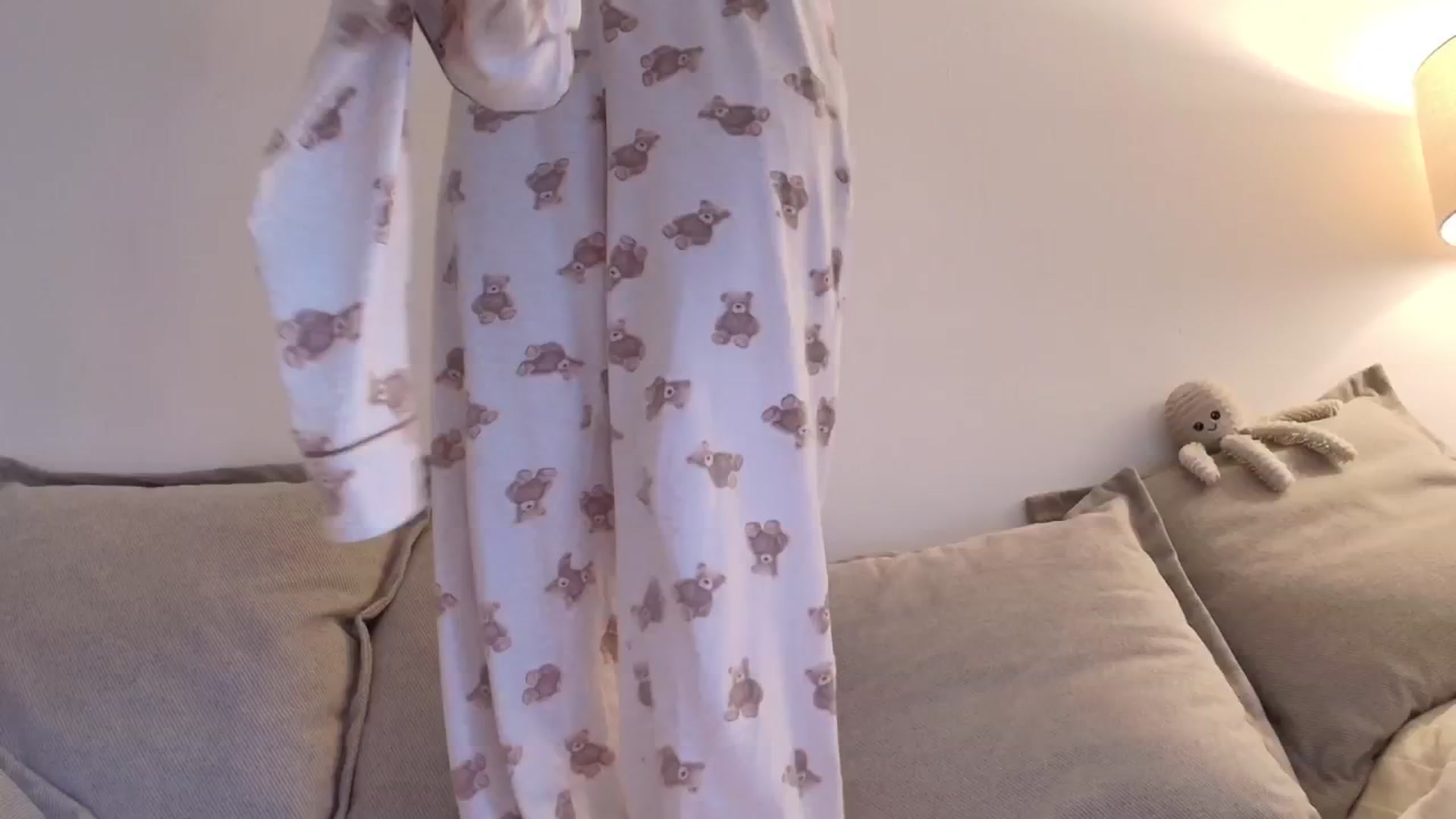 Gallery image thumbnail from Elenaxkiss's myfreecams stream on, 12/12/2025, 11:48 image 12 of 20