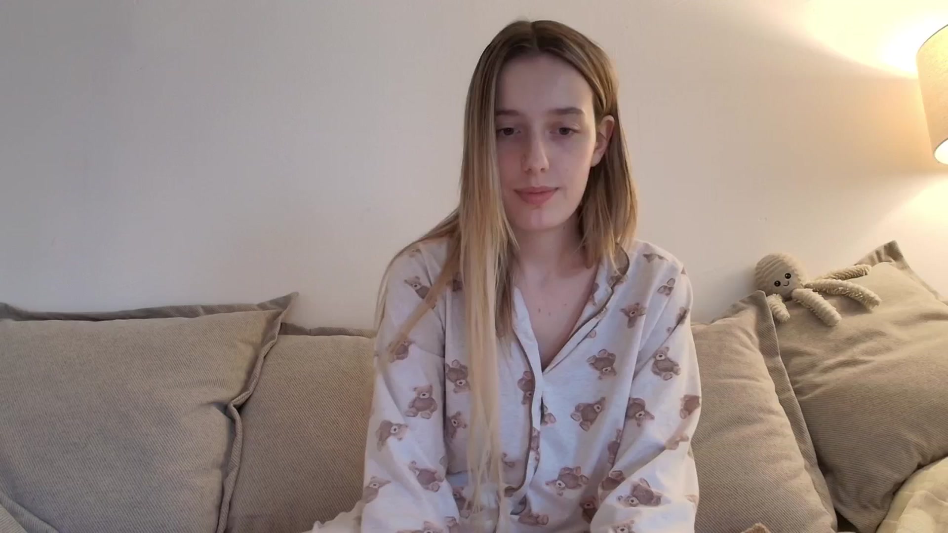 Gallery image thumbnail from Elenaxkiss's myfreecams stream on, 12/12/2025, 11:48 image 19 of 20