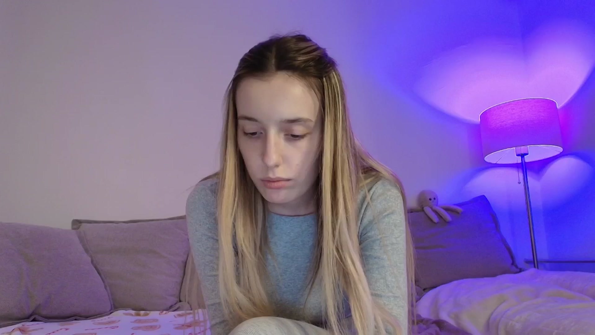 Gallery image thumbnail from Elenaxkiss's myfreecams stream on, 12/14/2025, 20:43 image 13 of 20