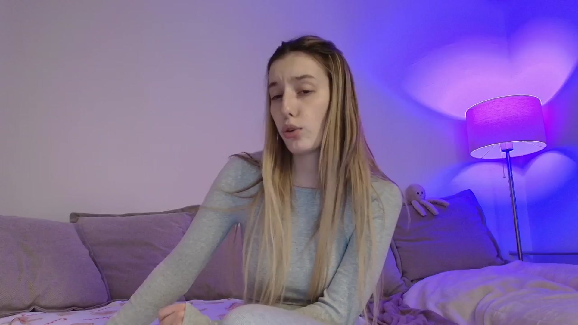 Gallery image thumbnail from Elenaxkiss's myfreecams stream on, 12/14/2025, 20:43 image 12 of 20
