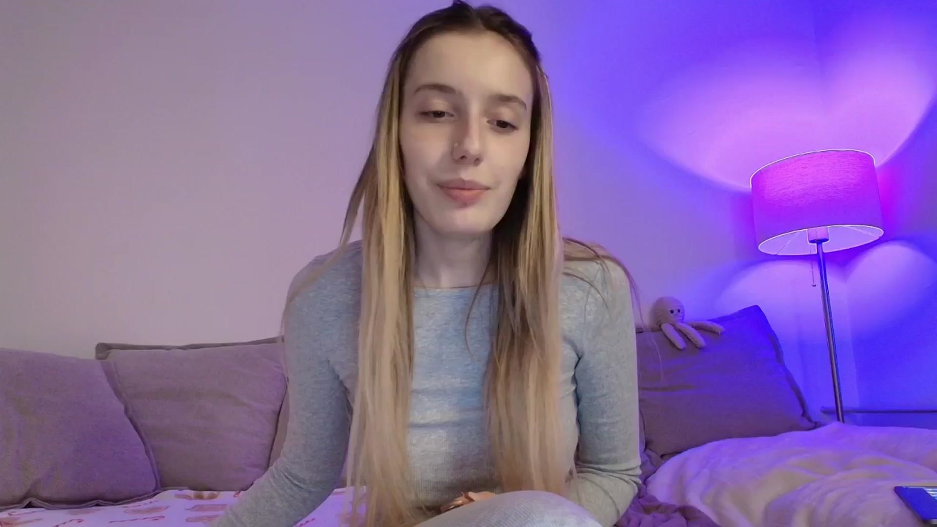 Gallery image thumbnail from Elenaxkiss's myfreecams stream on, 12/14/2025, 20:43 image 2 of 20