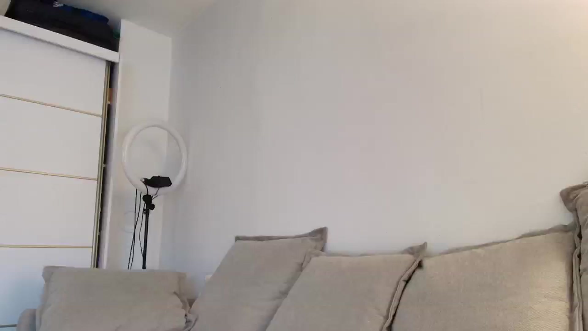 Gallery image thumbnail from Elenaxkiss's myfreecams stream on, 12/15/2025, 10:03 image 14 of 20