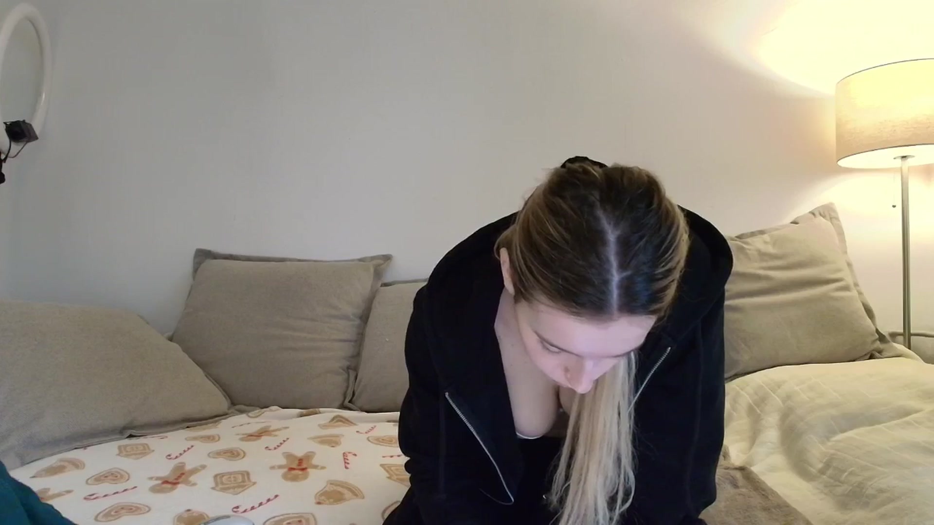 Gallery image thumbnail from Elenaxkiss's myfreecams stream on, 12/16/2025, 12:28 image 13 of 20