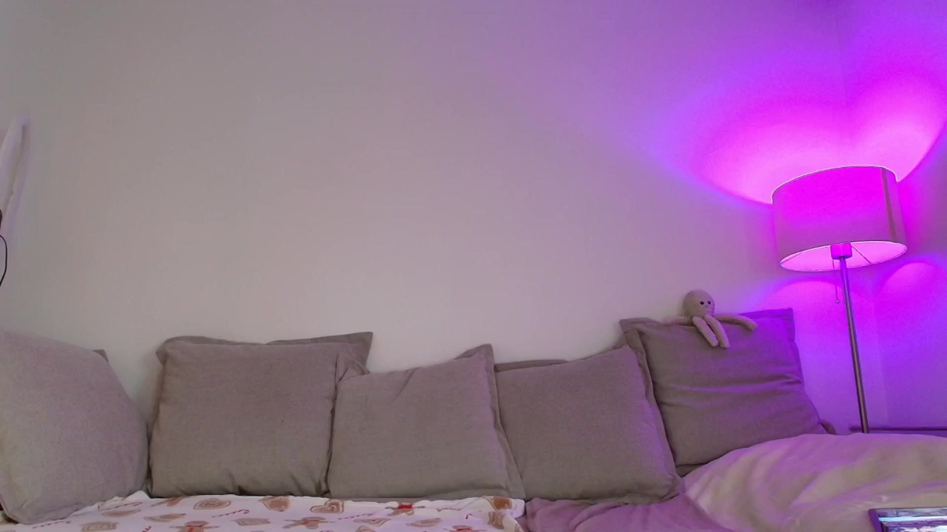 Gallery image thumbnail from Elenaxkiss's myfreecams stream on, 12/17/2025, 11:35 image 6 of 20