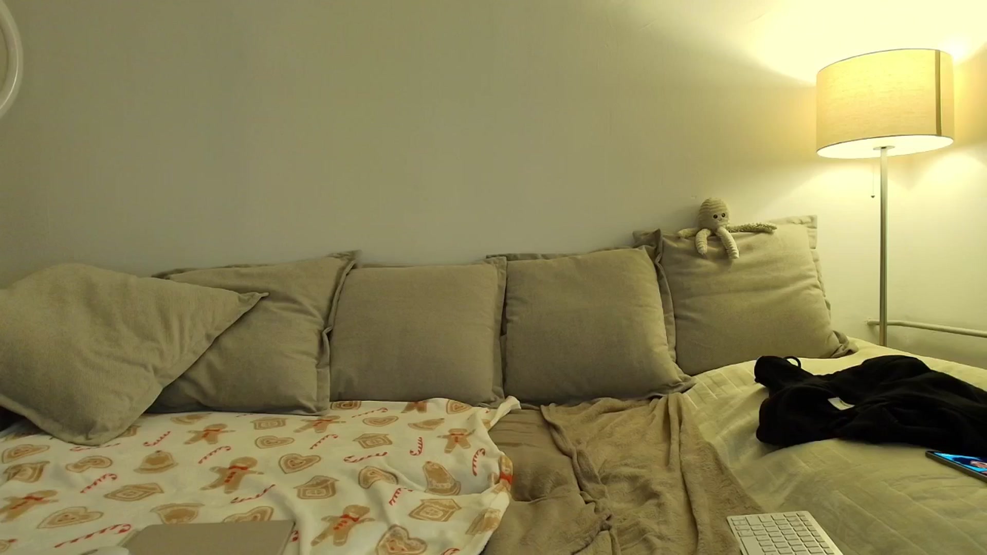 Gallery image thumbnail from Elenaxkiss's myfreecams stream on, 12/22/2025, 10:51 image 16 of 20