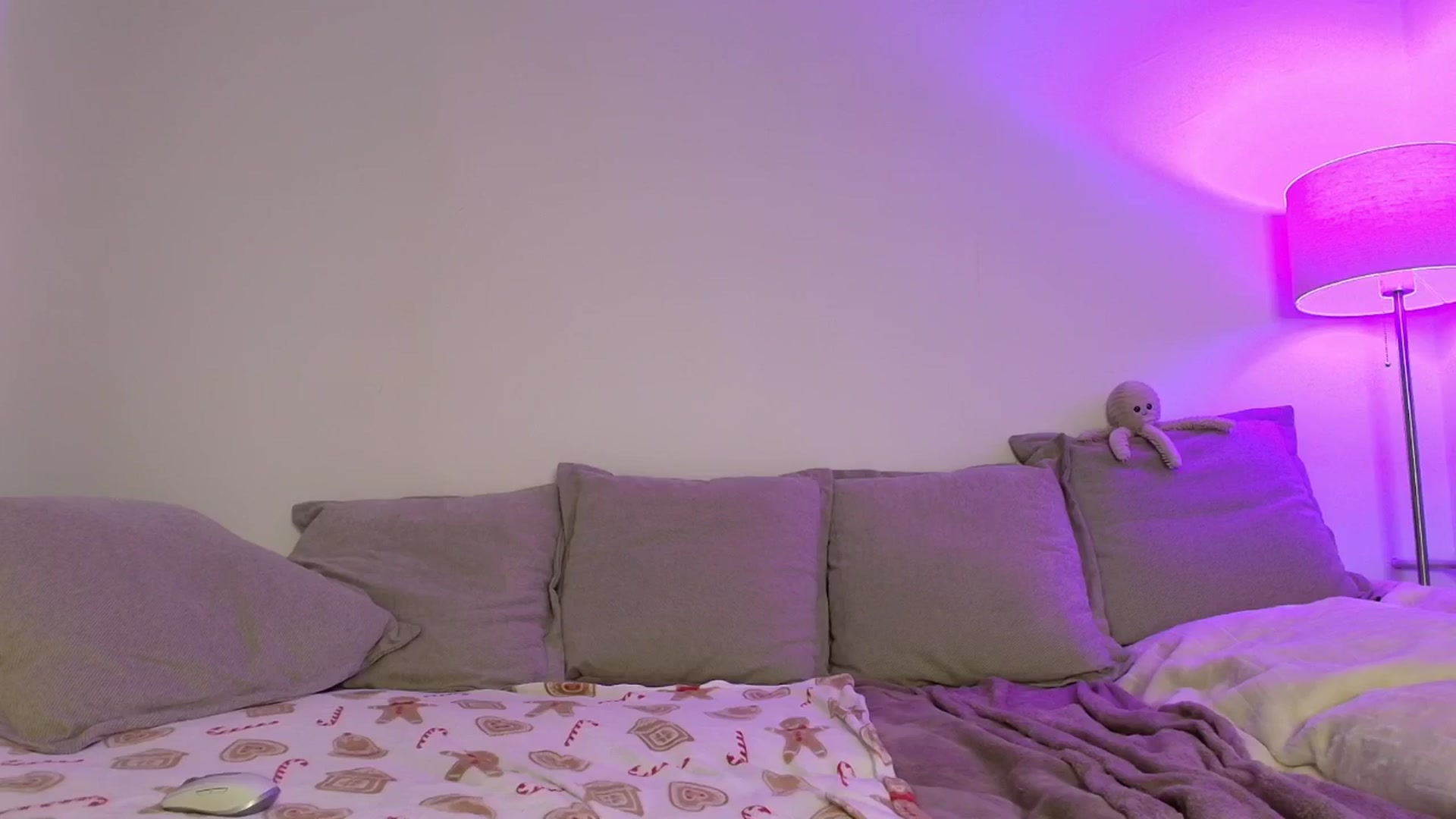 Gallery image thumbnail from Elenaxkiss's myfreecams stream on, 12/22/2025, 21:13 image 20 of 20