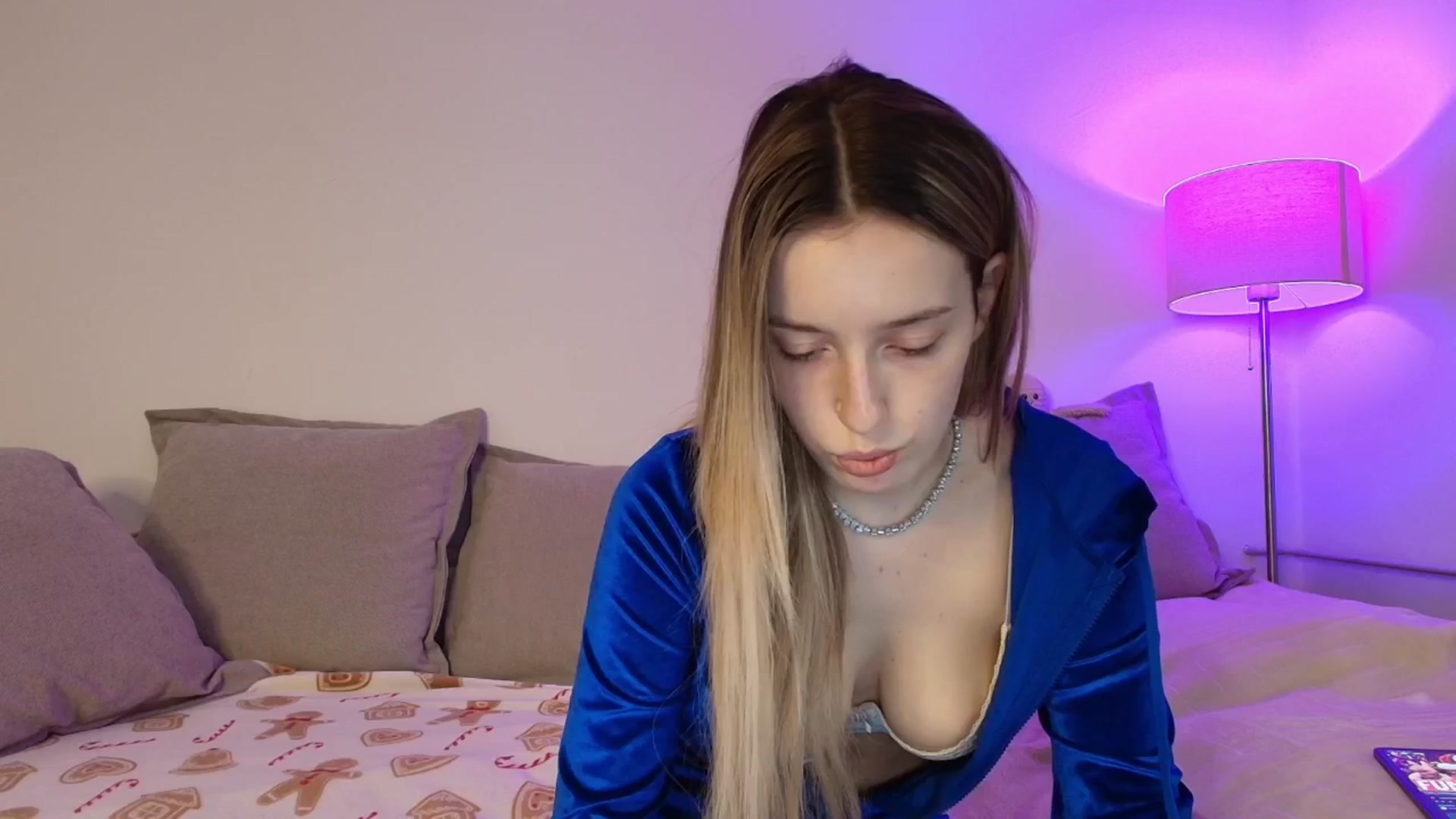 Gallery image thumbnail from Elenaxkiss's myfreecams stream on, 12/26/2025, 09:38 image 18 of 20