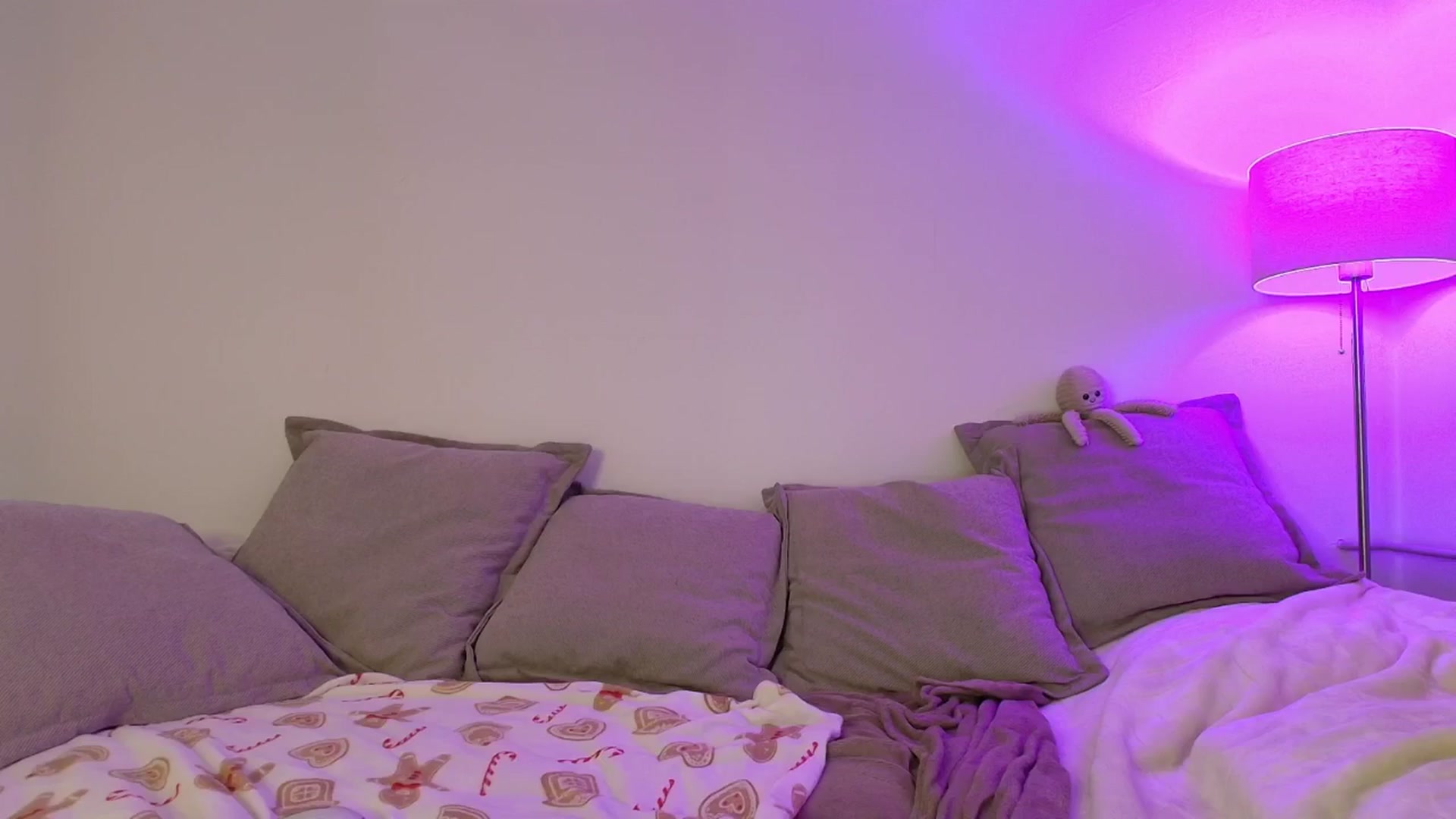 Gallery image thumbnail from Elenaxkiss's myfreecams stream on, 12/30/2025, 12:19 image 6 of 20