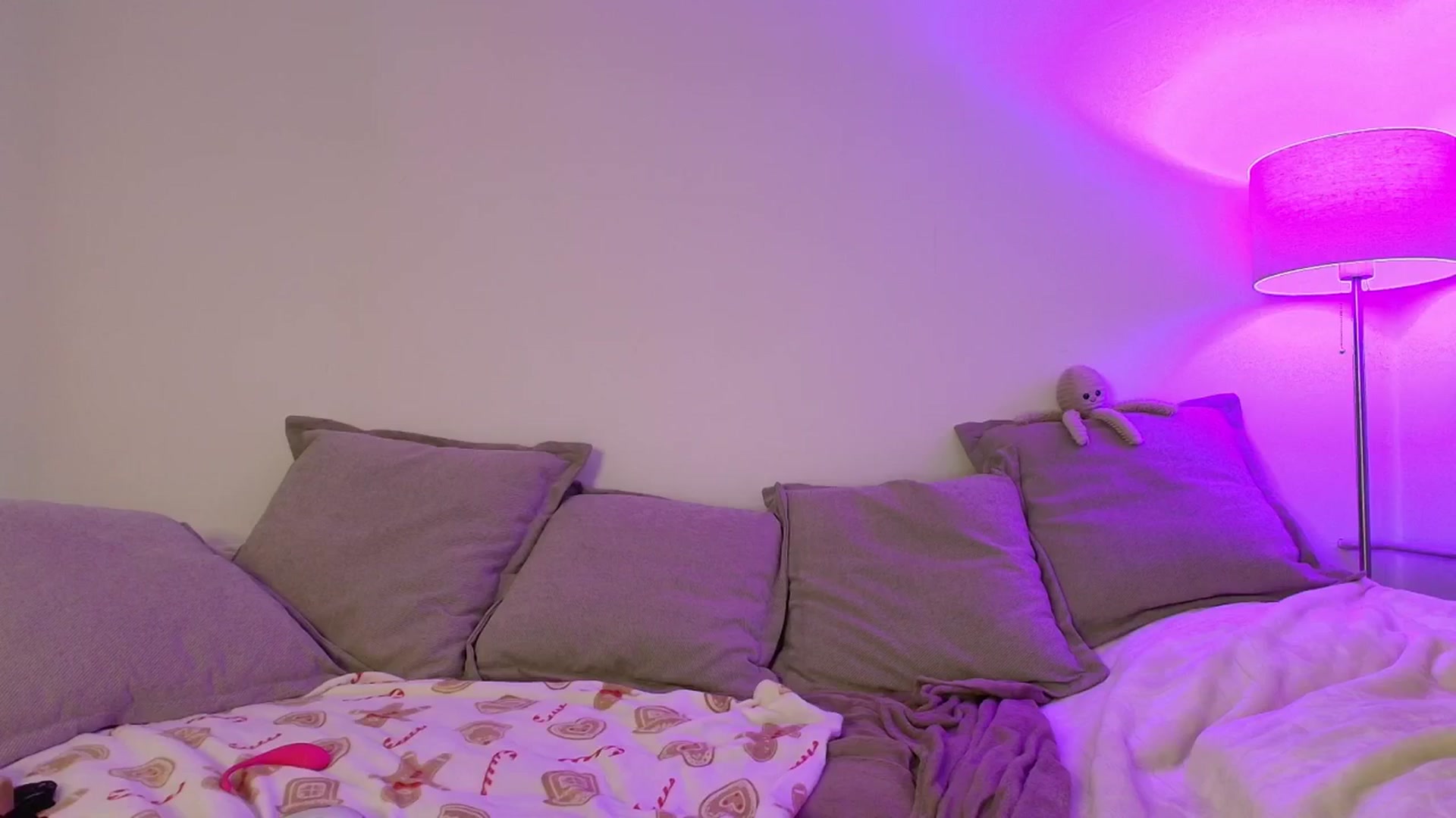 Gallery image thumbnail from Elenaxkiss's myfreecams stream on, 12/30/2025, 12:19 image 2 of 20
