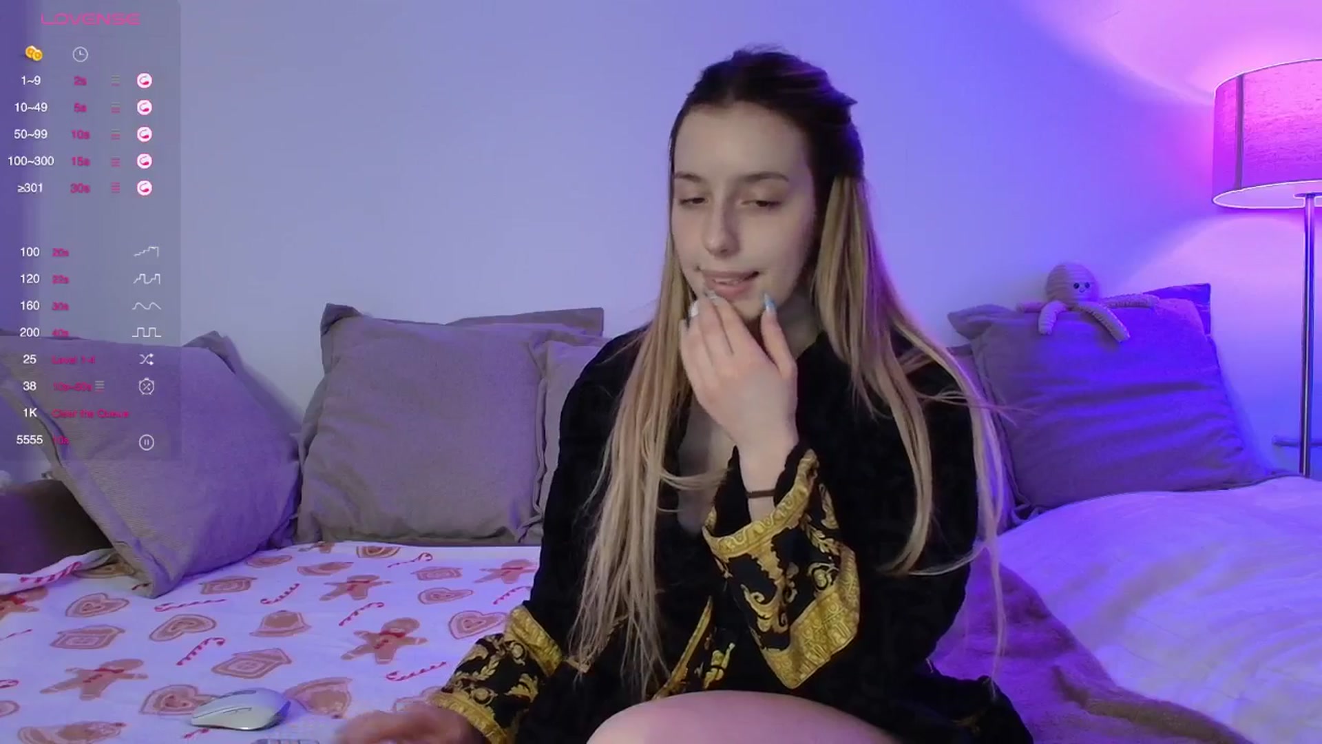 Gallery image thumbnail from Elenaxkiss's myfreecams stream on, 01/04/2026, 11:00 image 13 of 20