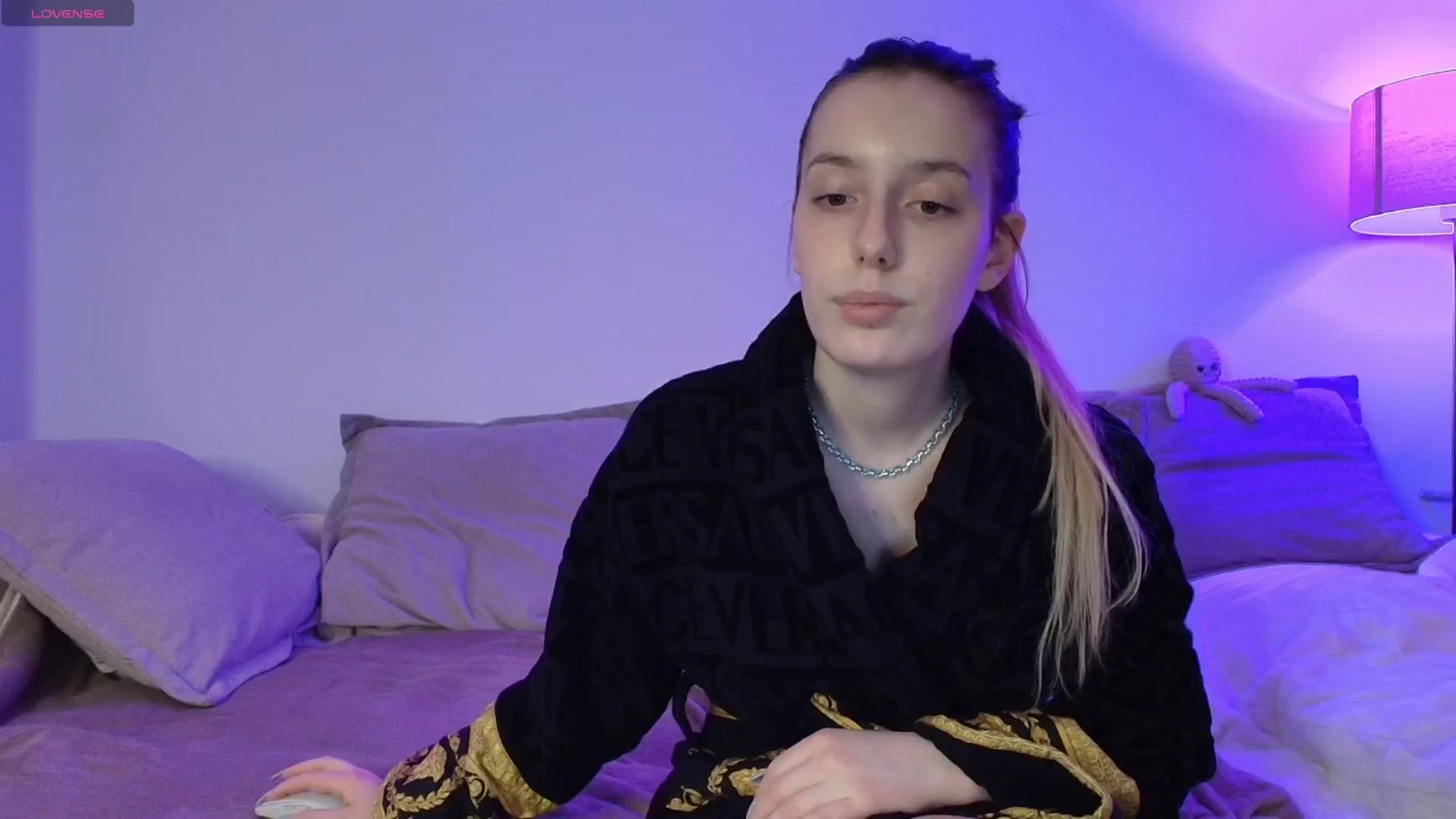 Gallery image thumbnail from Elenaxkiss's myfreecams stream on, 01/04/2026, 22:23 image 14 of 20