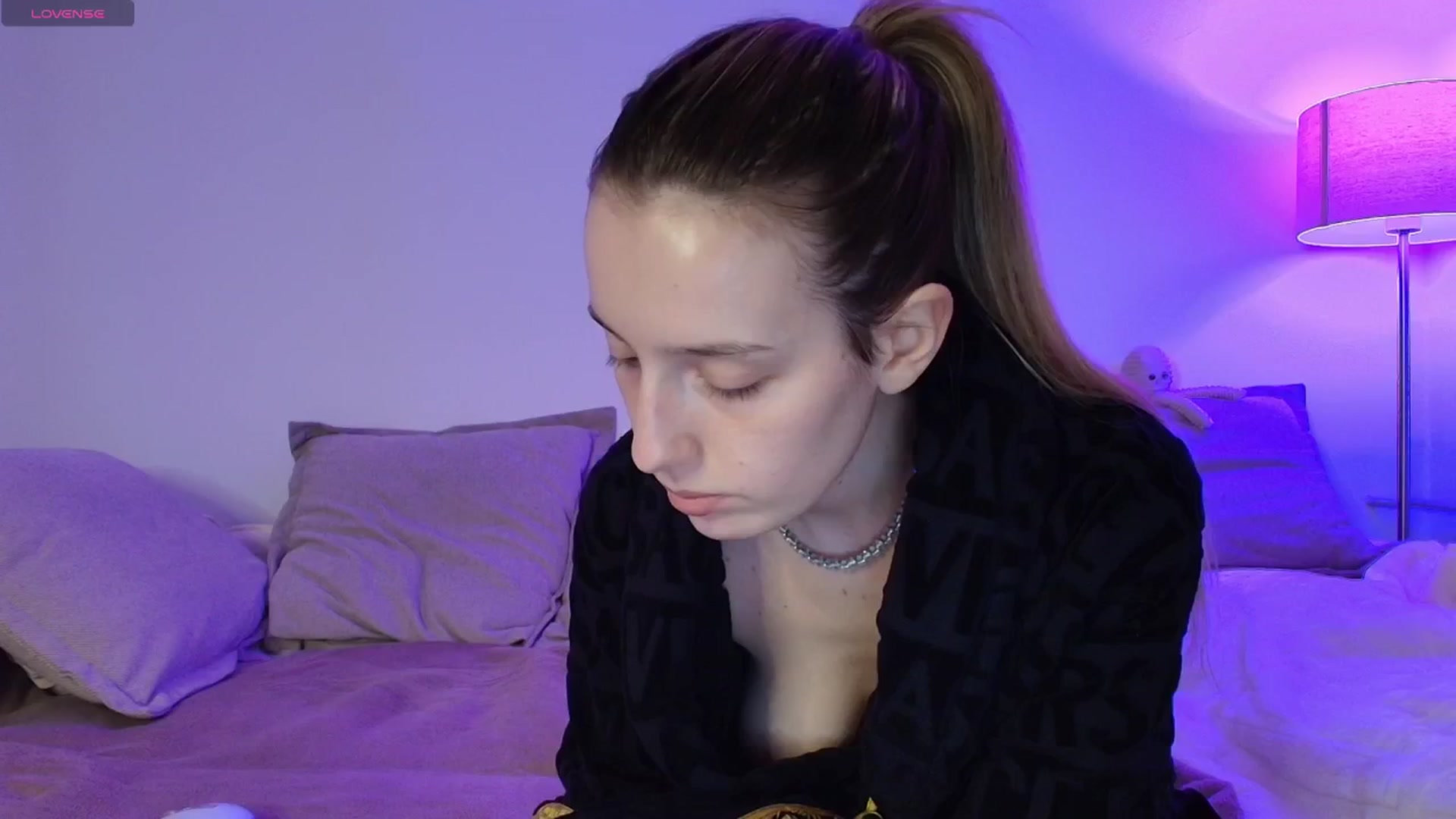 Gallery image thumbnail from Elenaxkiss's myfreecams stream on, 01/04/2026, 22:23 image 2 of 20