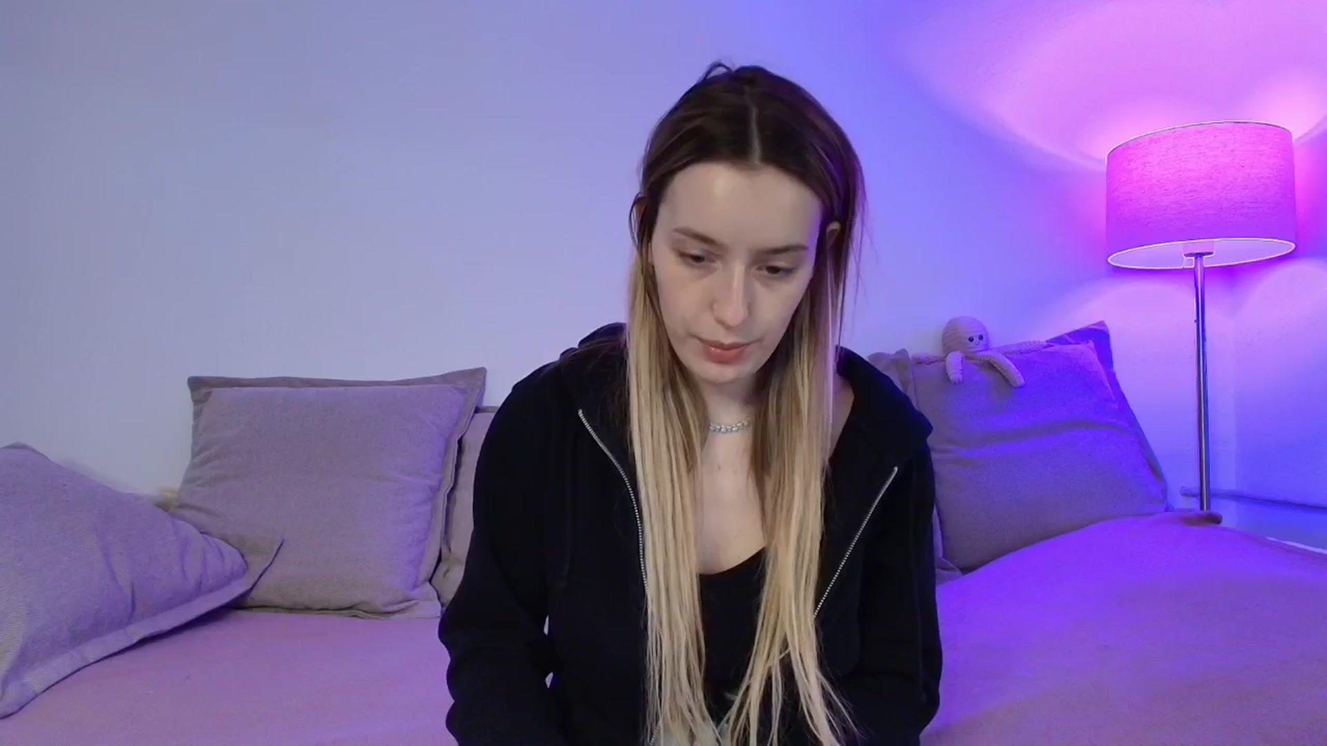 Gallery image thumbnail from Elenaxkiss's myfreecams stream on, 01/12/2026, 08:21 image 5 of 20