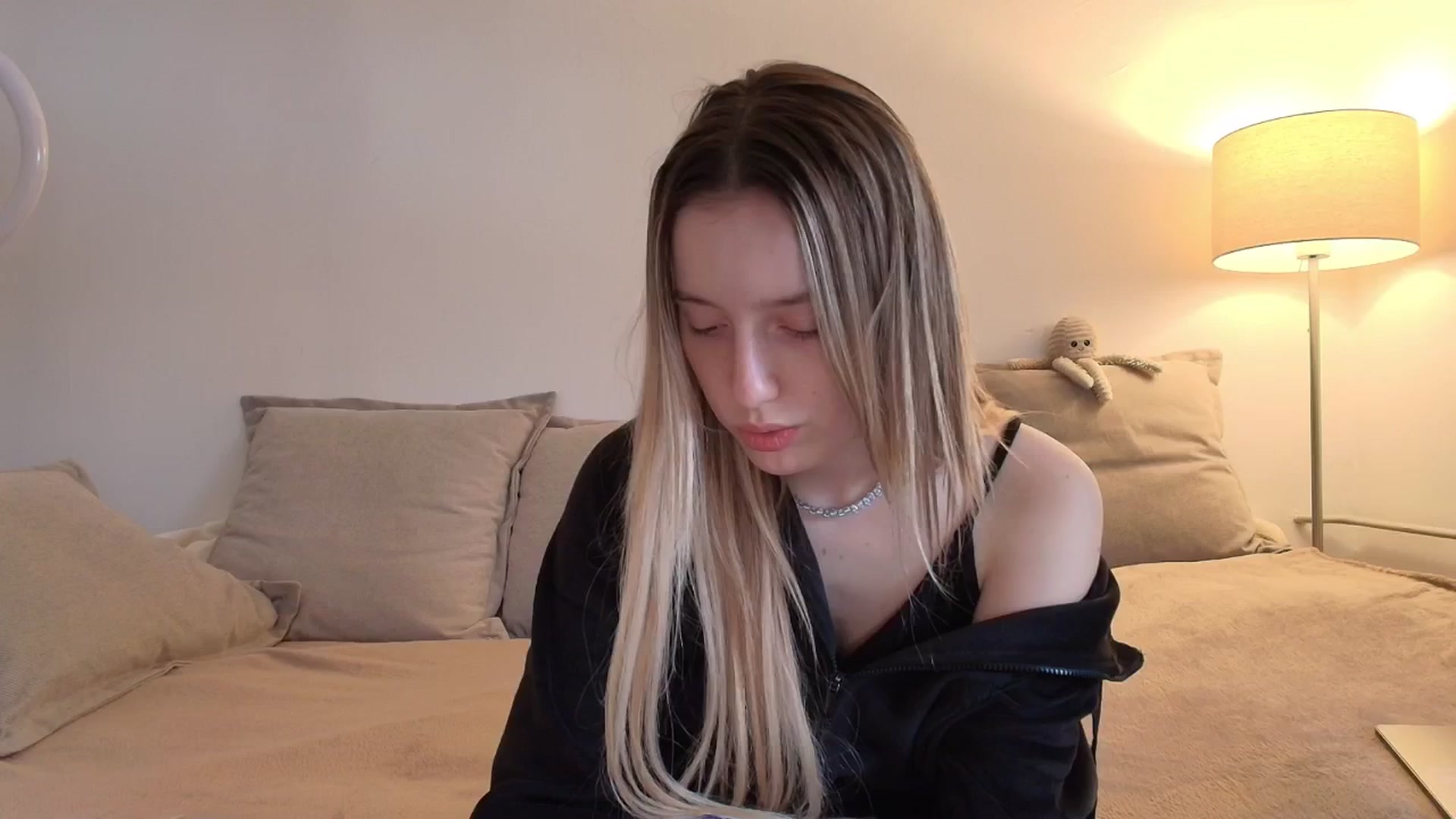 Gallery image thumbnail from Elenaxkiss's myfreecams stream on, 01/13/2026, 09:27 image 3 of 20
