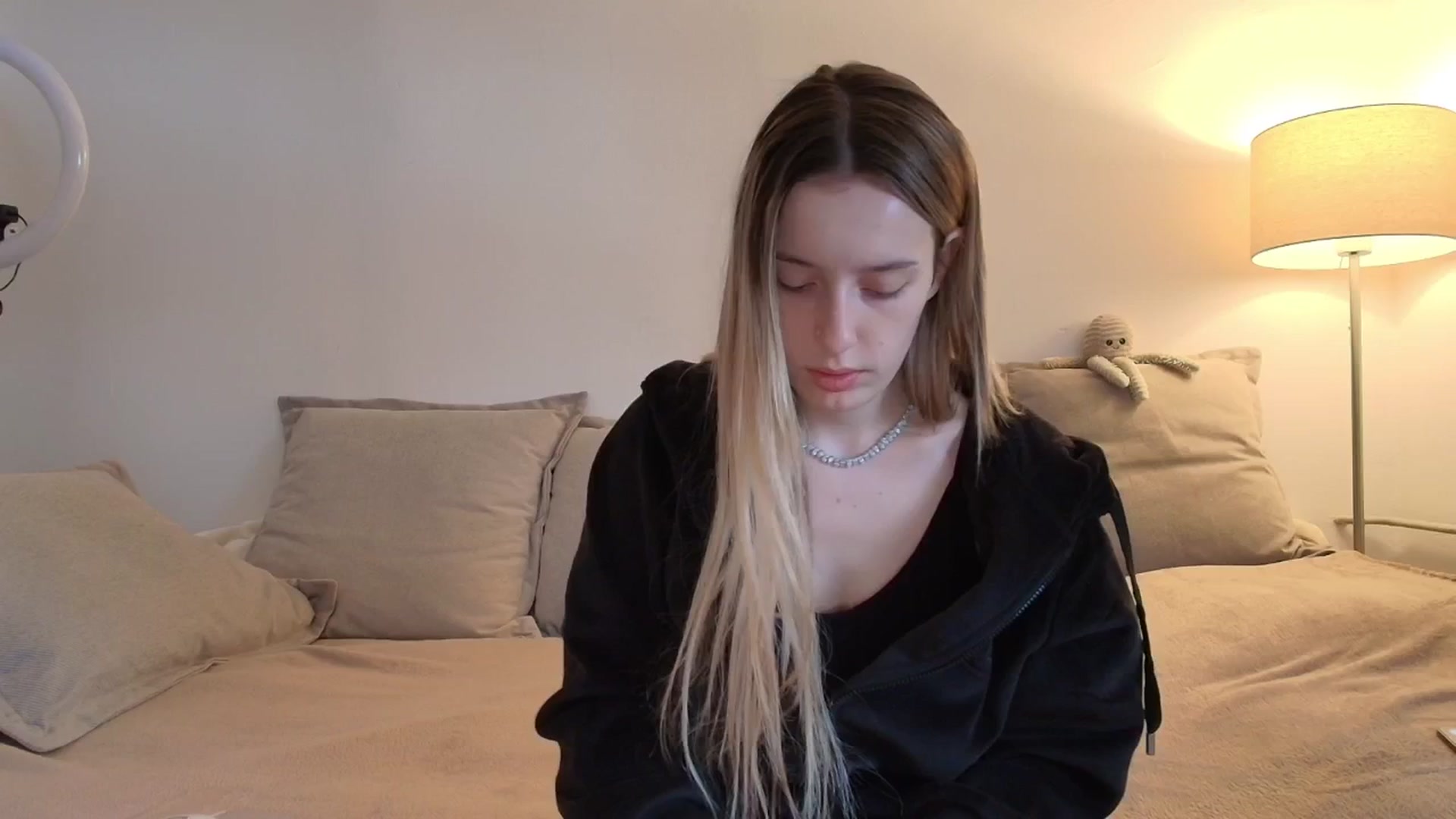 Gallery image thumbnail from Elenaxkiss's myfreecams stream on, 01/13/2026, 09:27 image 5 of 20