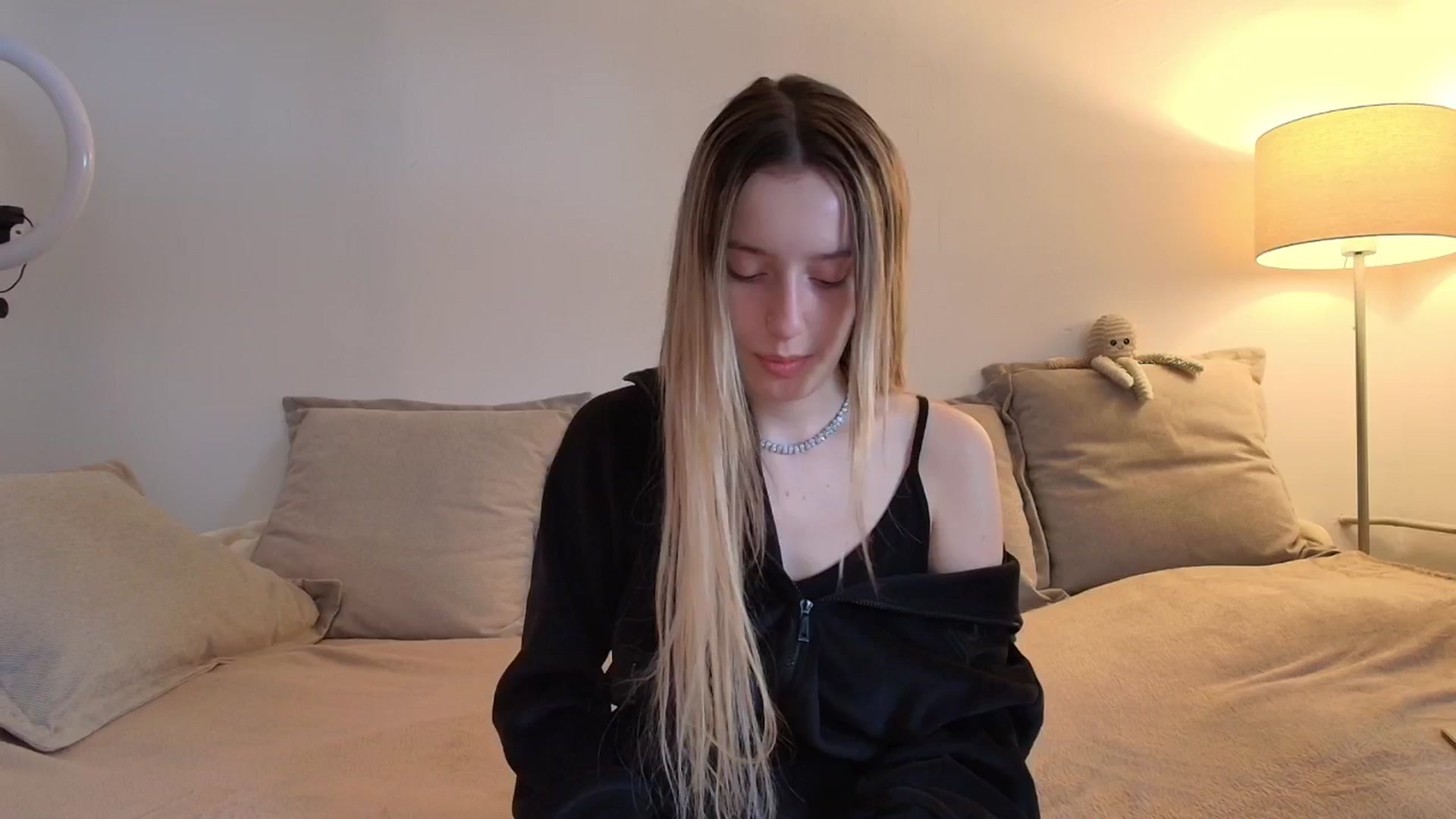 Gallery image thumbnail from Elenaxkiss's myfreecams stream on, 01/13/2026, 09:27 image 10 of 20