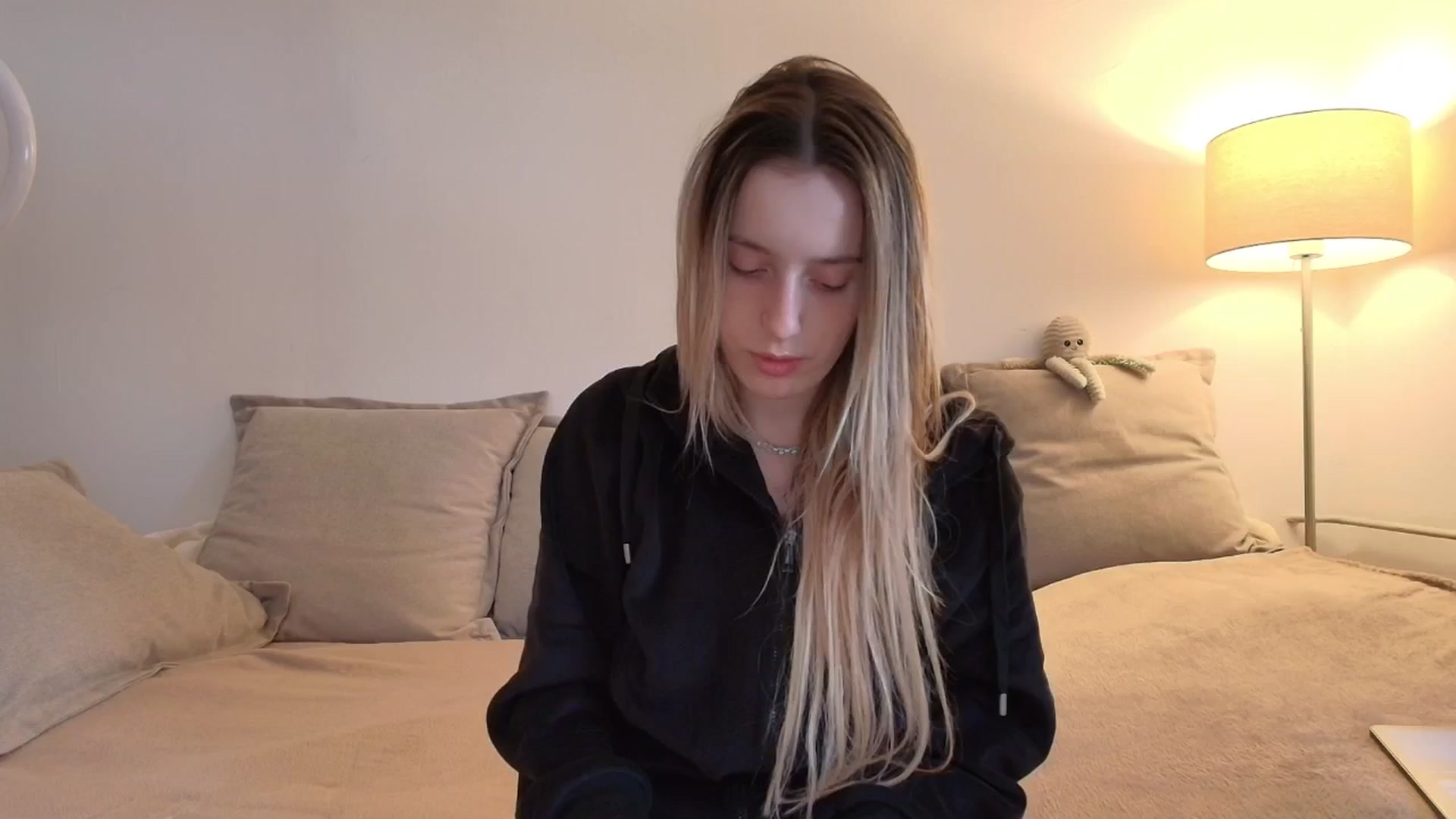 Gallery image thumbnail from Elenaxkiss's myfreecams stream on, 01/13/2026, 09:27 image 1 of 20