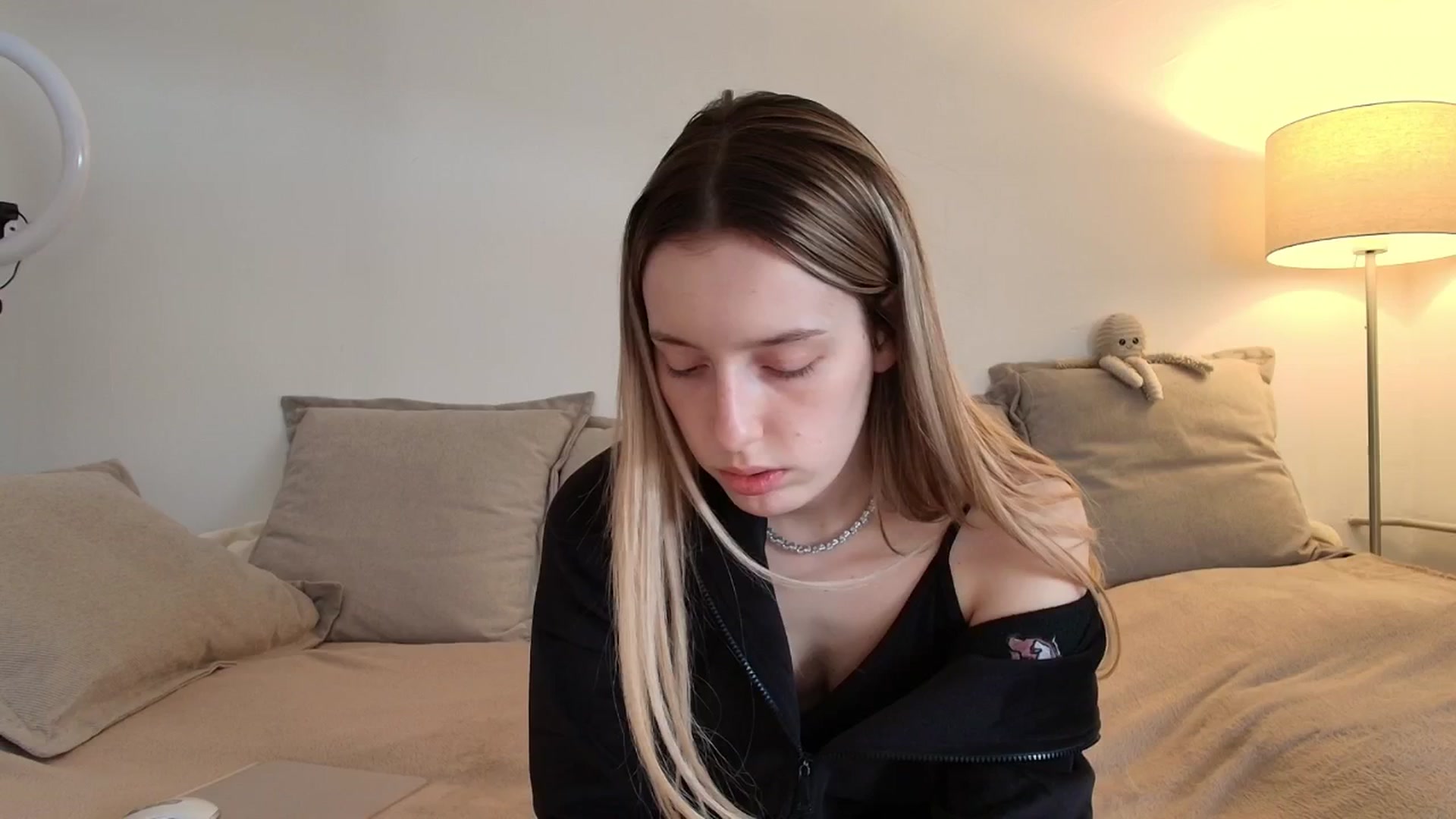Gallery image thumbnail from Elenaxkiss's myfreecams stream on, 01/13/2026, 09:27 image 17 of 20