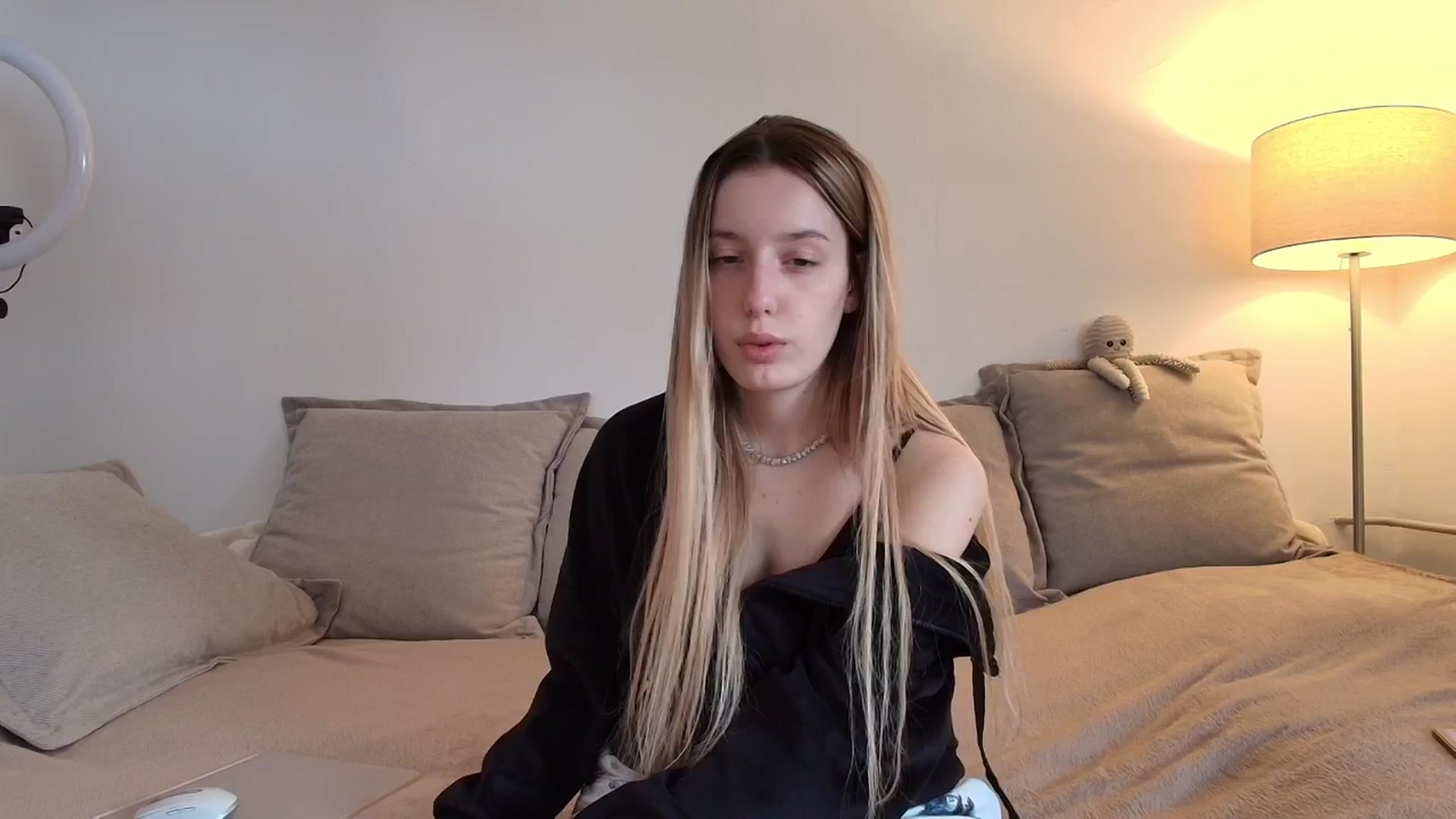 Gallery image thumbnail from Elenaxkiss's myfreecams stream on, 01/13/2026, 09:27 image 14 of 20