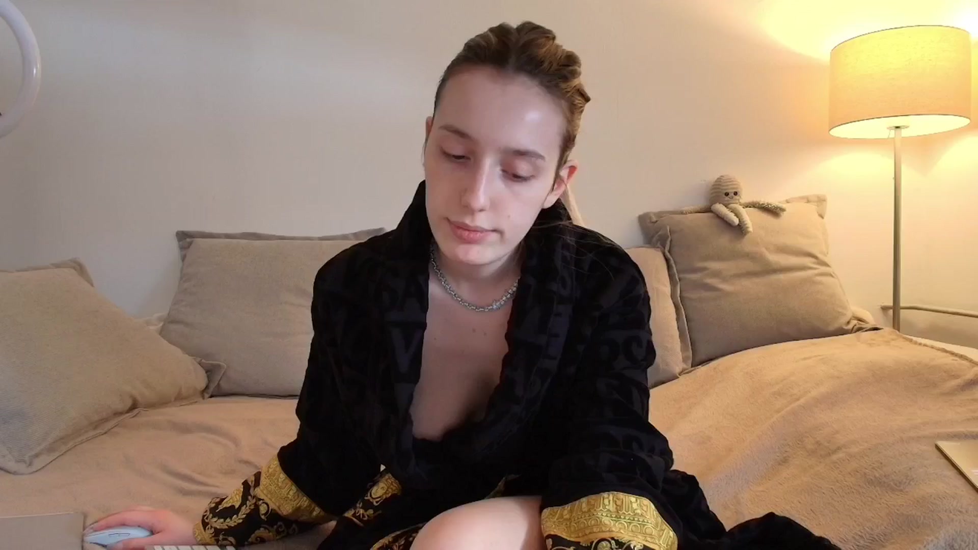 Gallery image thumbnail from Elenaxkiss's myfreecams stream on, 01/13/2026, 11:32 image 5 of 20