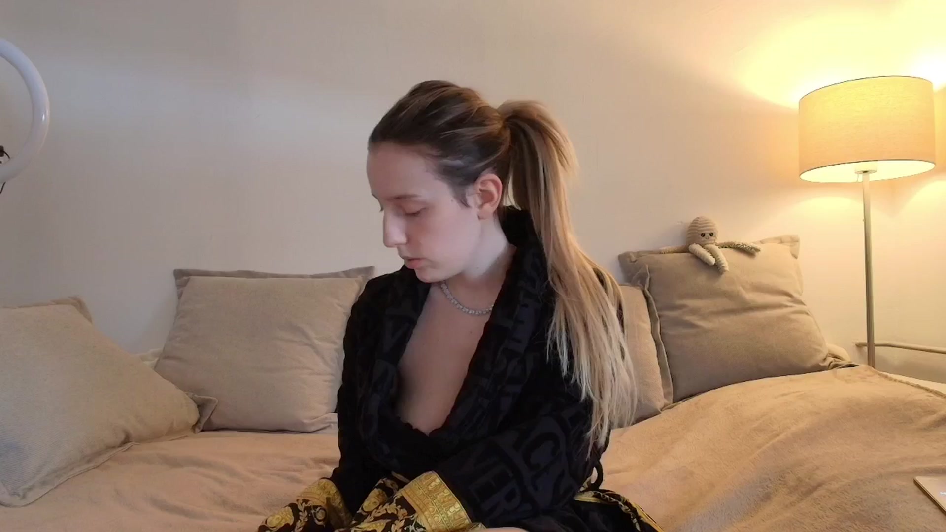 Gallery image thumbnail from Elenaxkiss's myfreecams stream on, 01/13/2026, 11:32 image 1 of 20