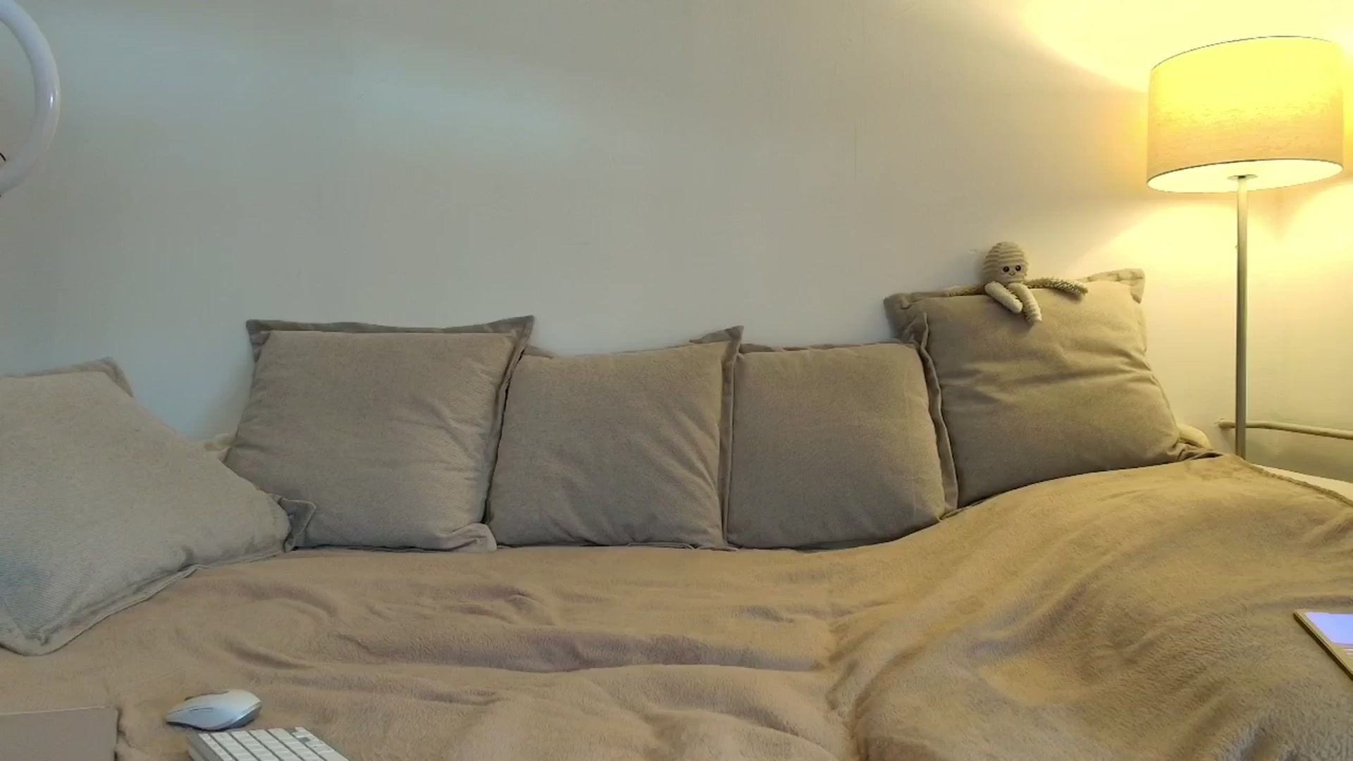 Gallery image thumbnail from Elenaxkiss's myfreecams stream on, 01/13/2026, 11:32 image 10 of 20