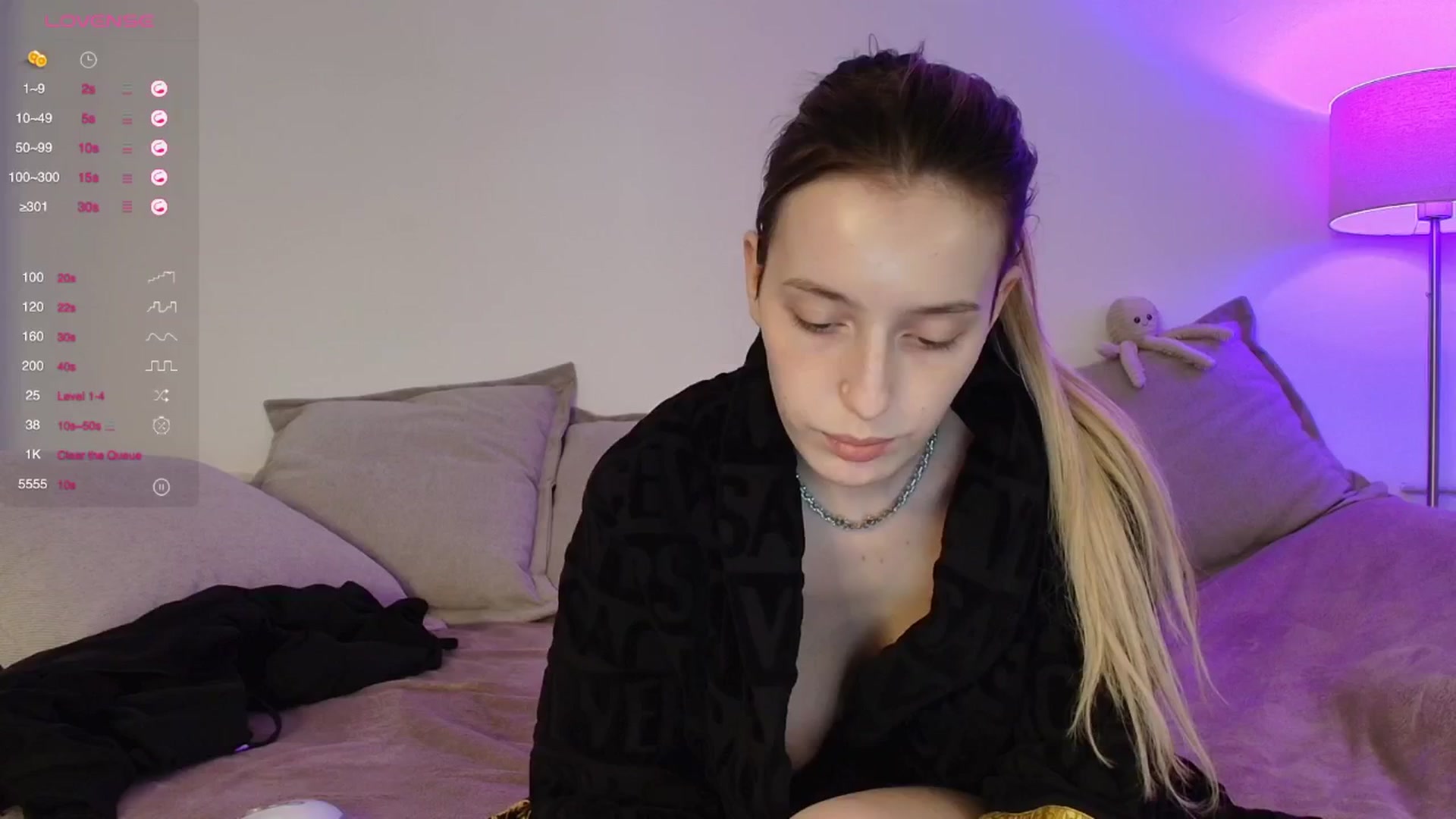 Gallery image thumbnail from Elenaxkiss's myfreecams stream on, 01/14/2026, 11:52 image 5 of 20