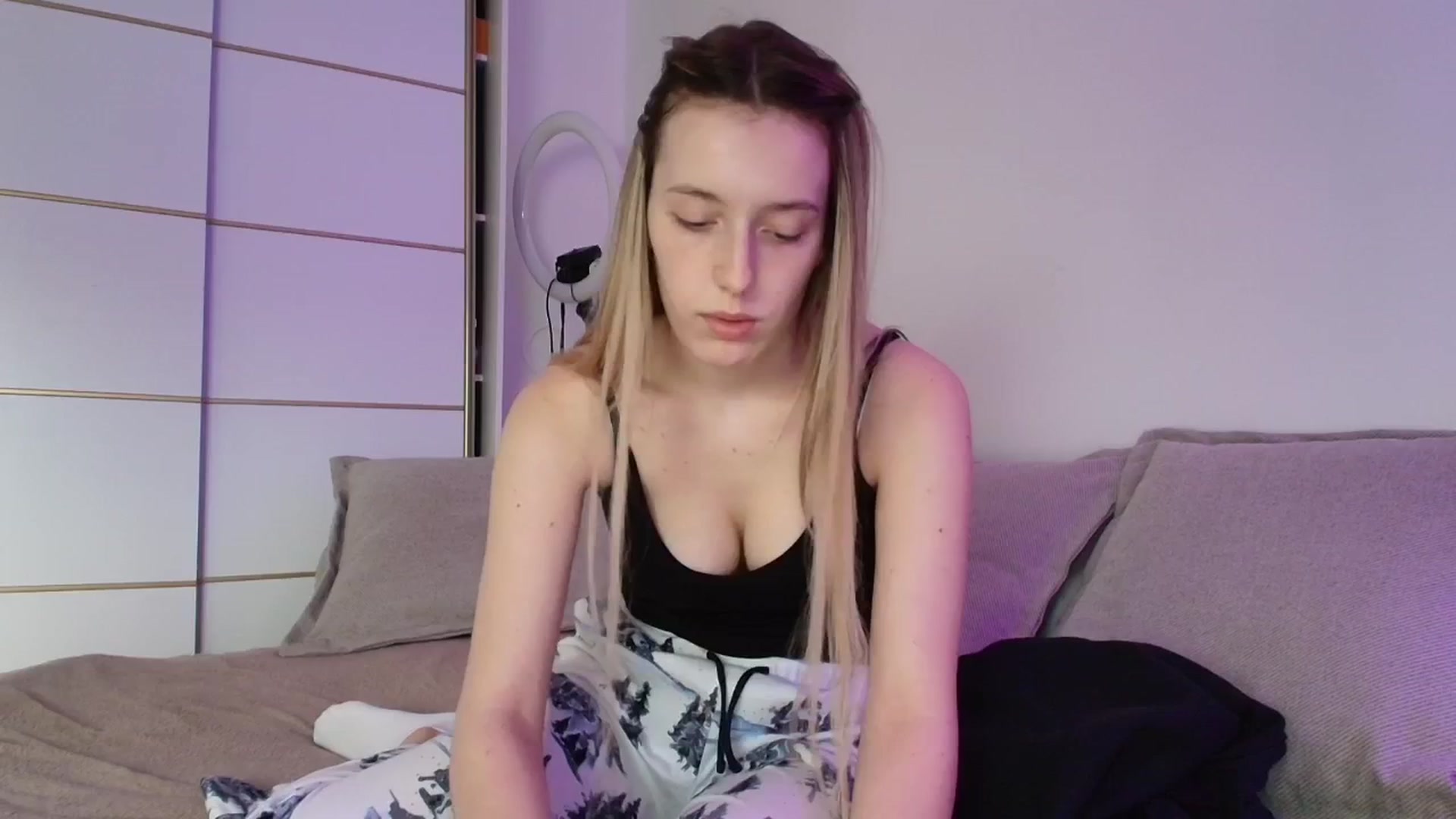 Gallery image thumbnail from Elenaxkiss's myfreecams stream on, 01/16/2026, 08:23 image 20 of 20