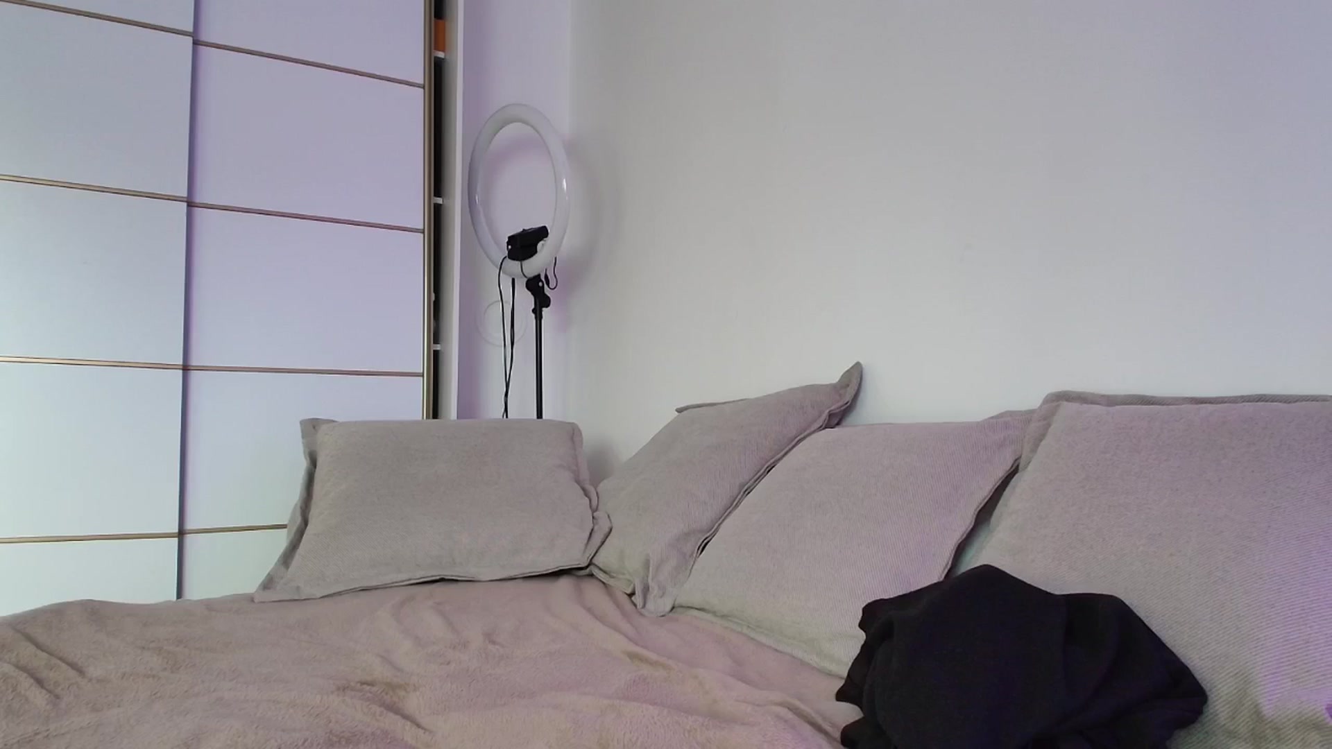 Gallery image thumbnail from Elenaxkiss's myfreecams stream on, 01/16/2026, 08:23 image 16 of 20