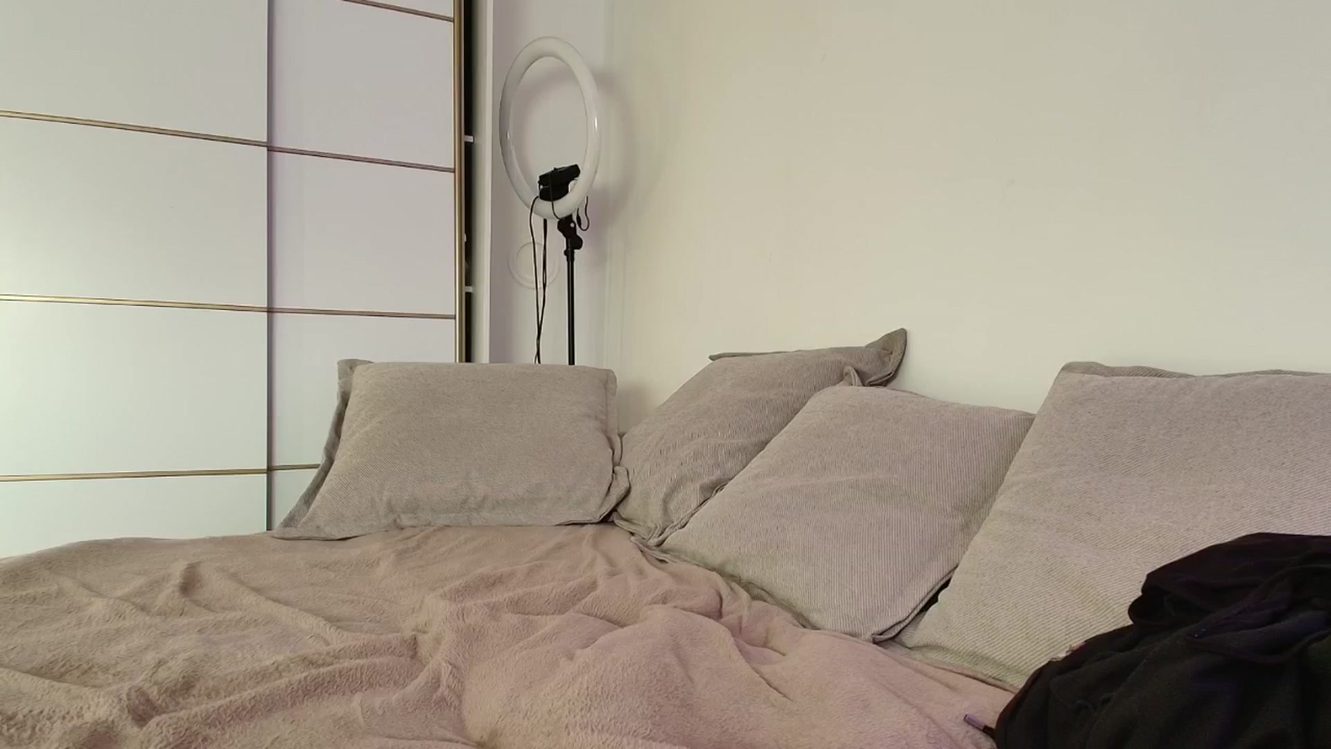 Gallery image thumbnail from Elenaxkiss's myfreecams stream on, 01/16/2026, 09:39 image 20 of 20