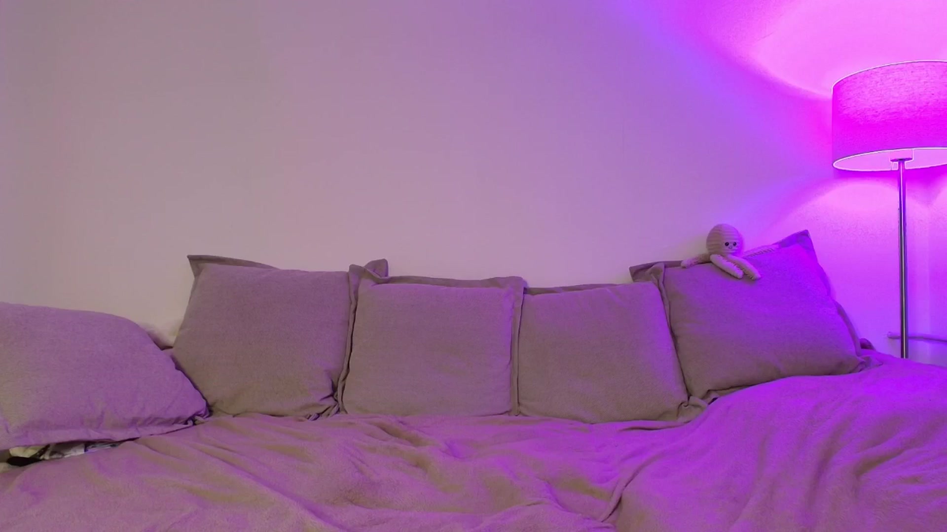 Gallery image thumbnail from Elenaxkiss's myfreecams stream on, 01/16/2026, 20:53 image 16 of 20