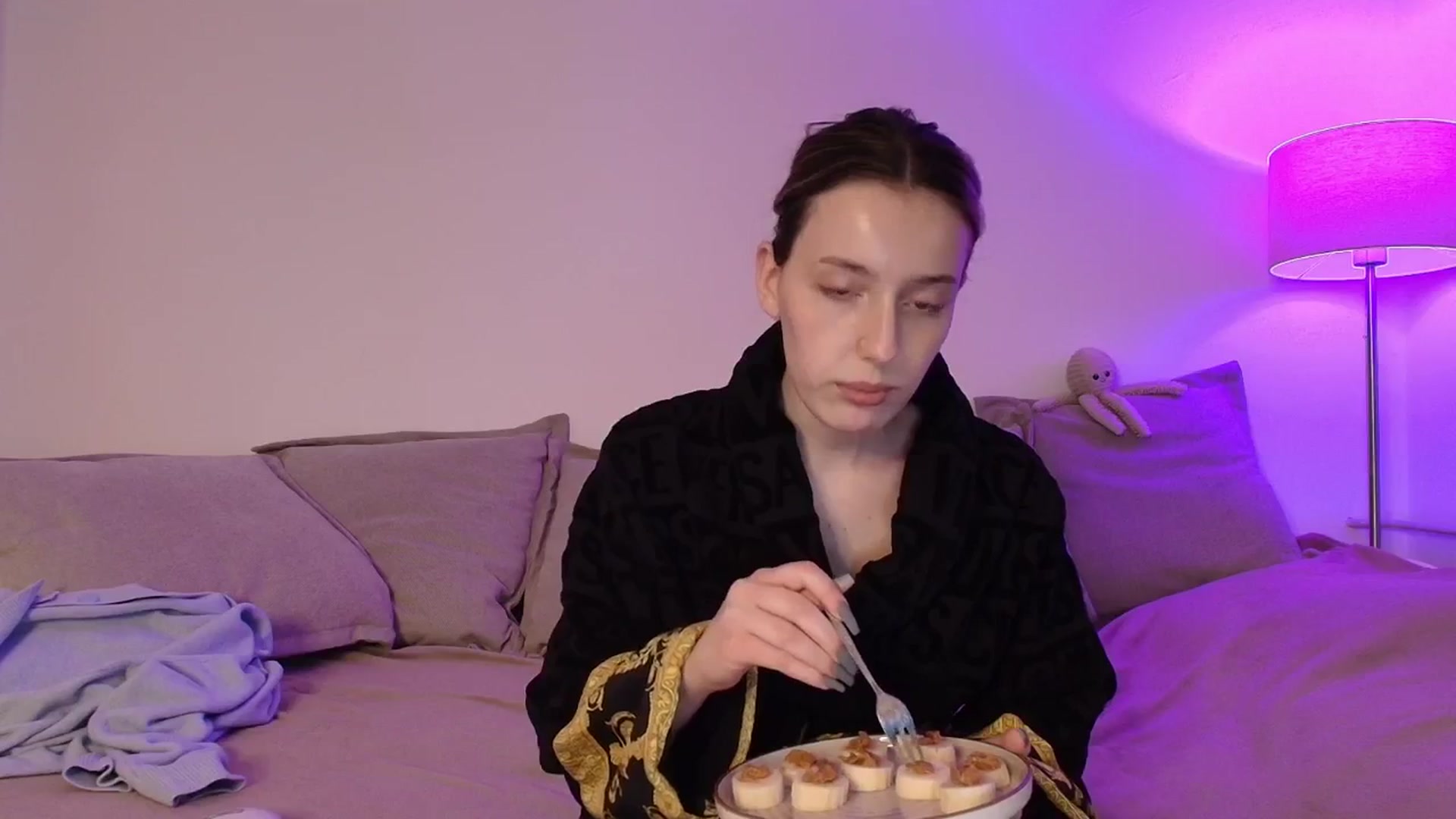 Gallery image thumbnail from Elenaxkiss's myfreecams stream on, 01/20/2026, 11:32 image 19 of 20