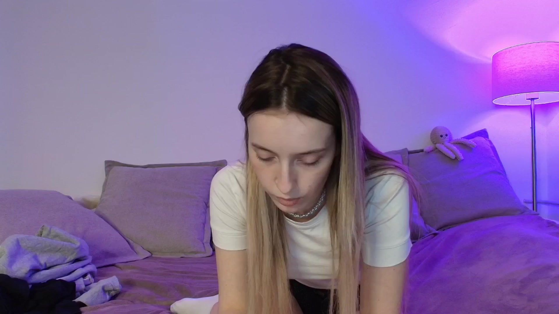 Gallery image thumbnail from Elenaxkiss's myfreecams stream on, 01/21/2026, 11:33 image 10 of 20