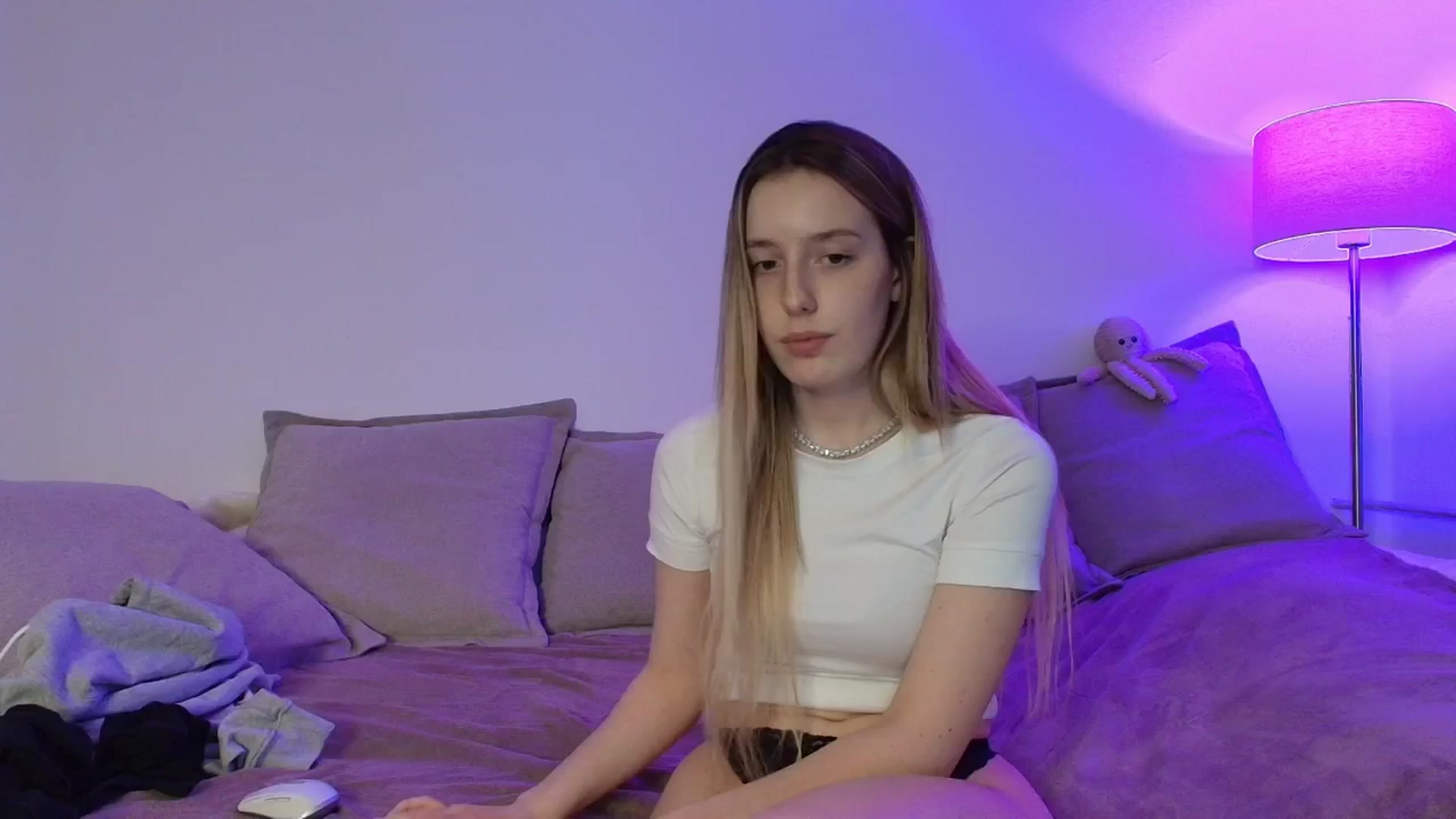 Gallery image thumbnail from Elenaxkiss's myfreecams stream on, 01/21/2026, 11:48 image 18 of 20