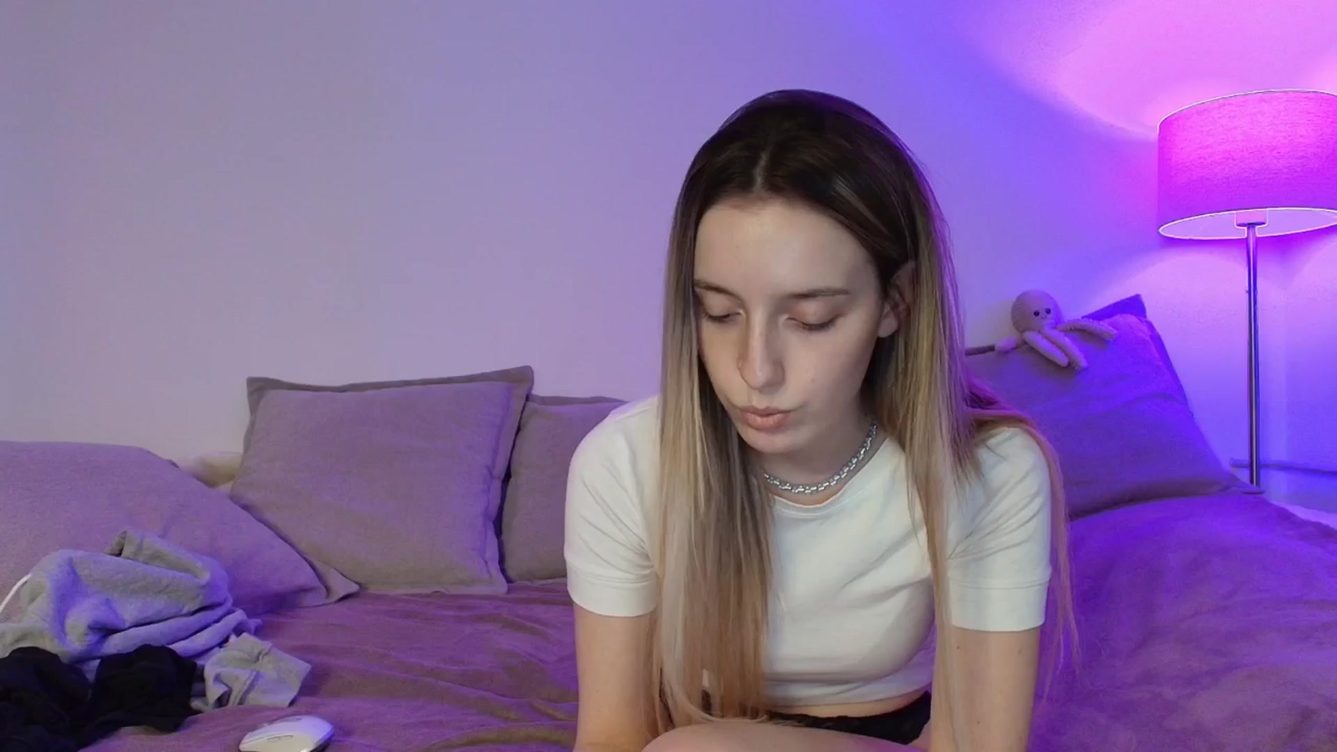 Gallery image thumbnail from Elenaxkiss's myfreecams stream on, 01/21/2026, 11:48 image 3 of 20