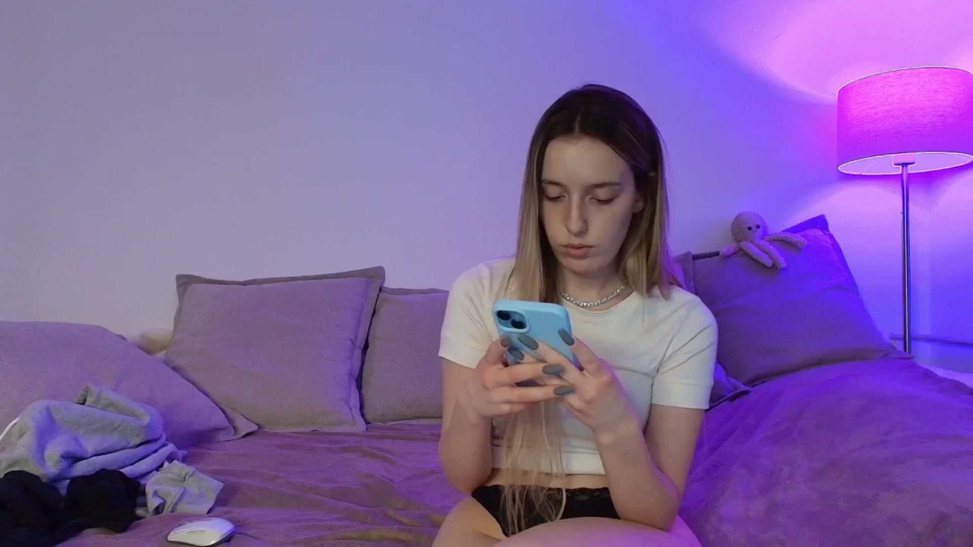 Gallery image thumbnail from Elenaxkiss's myfreecams stream on, 01/21/2026, 11:48 image 16 of 20