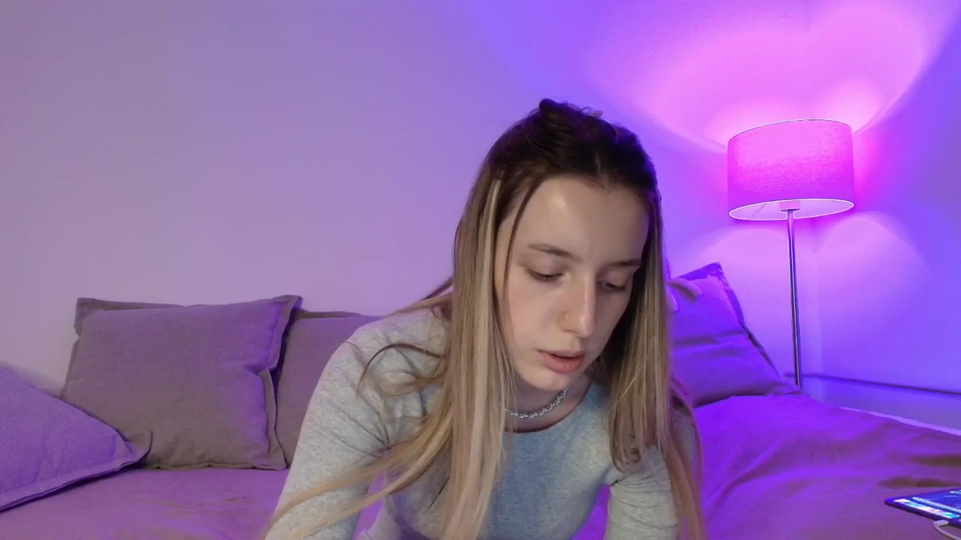 Gallery image thumbnail from Elenaxkiss's myfreecams stream on, 01/22/2026, 10:50 image 16 of 20